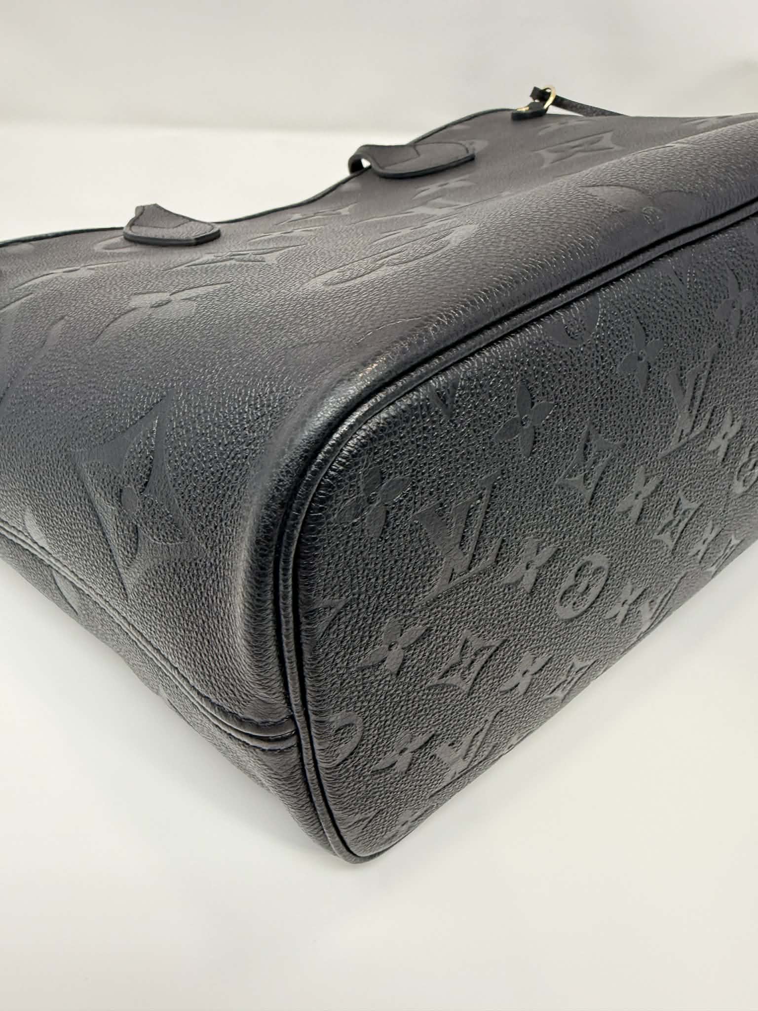 Louis Vuitton Neverfull MM Empreinte Leather Black with Pouch