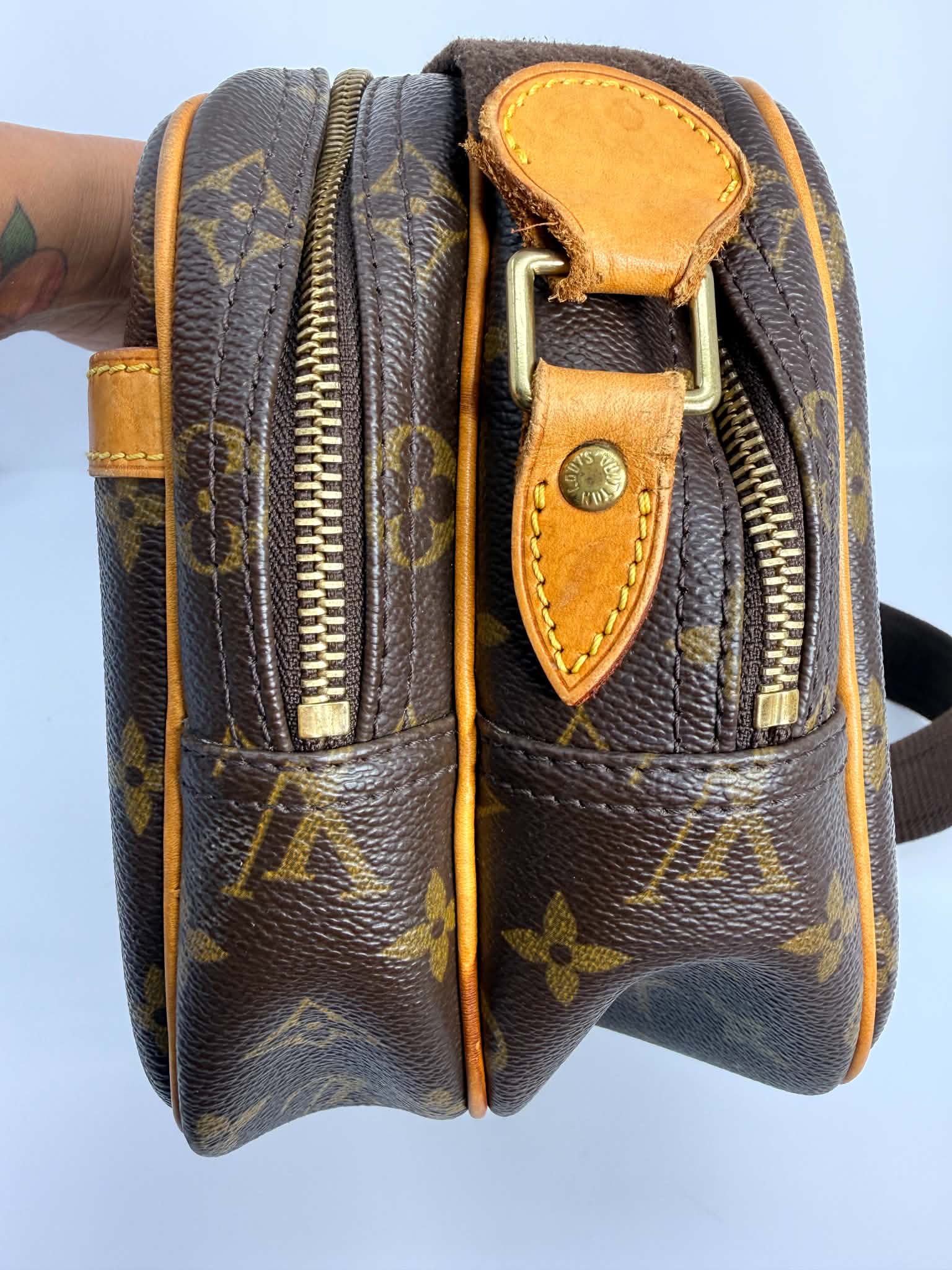 Louis Vuitton Reporter MM in Monogram
