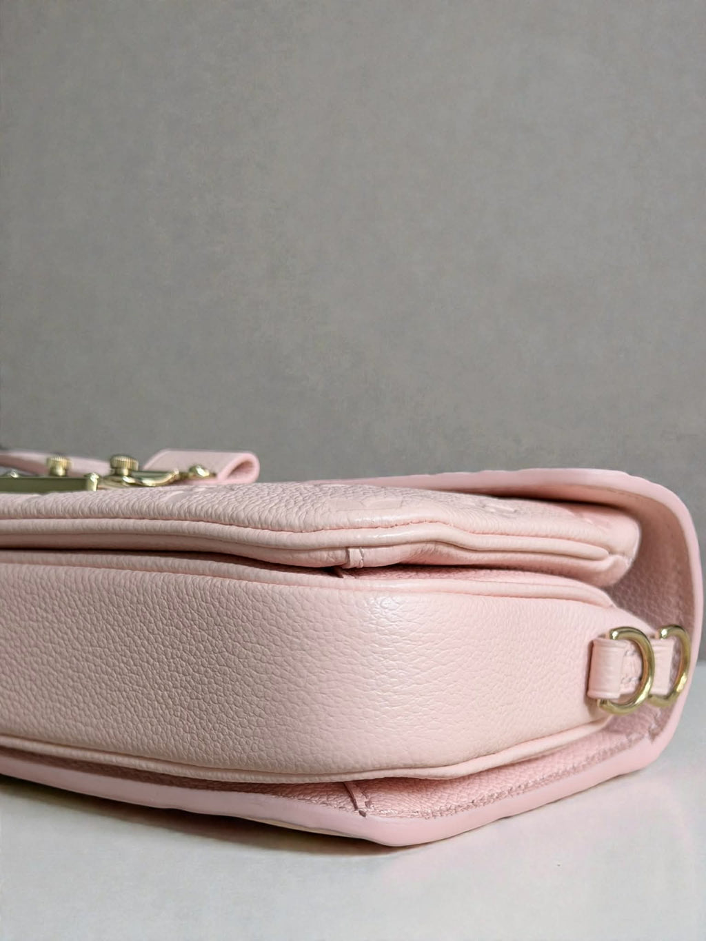 Louis Vuitton Pochette Metis East West Empriente Leather