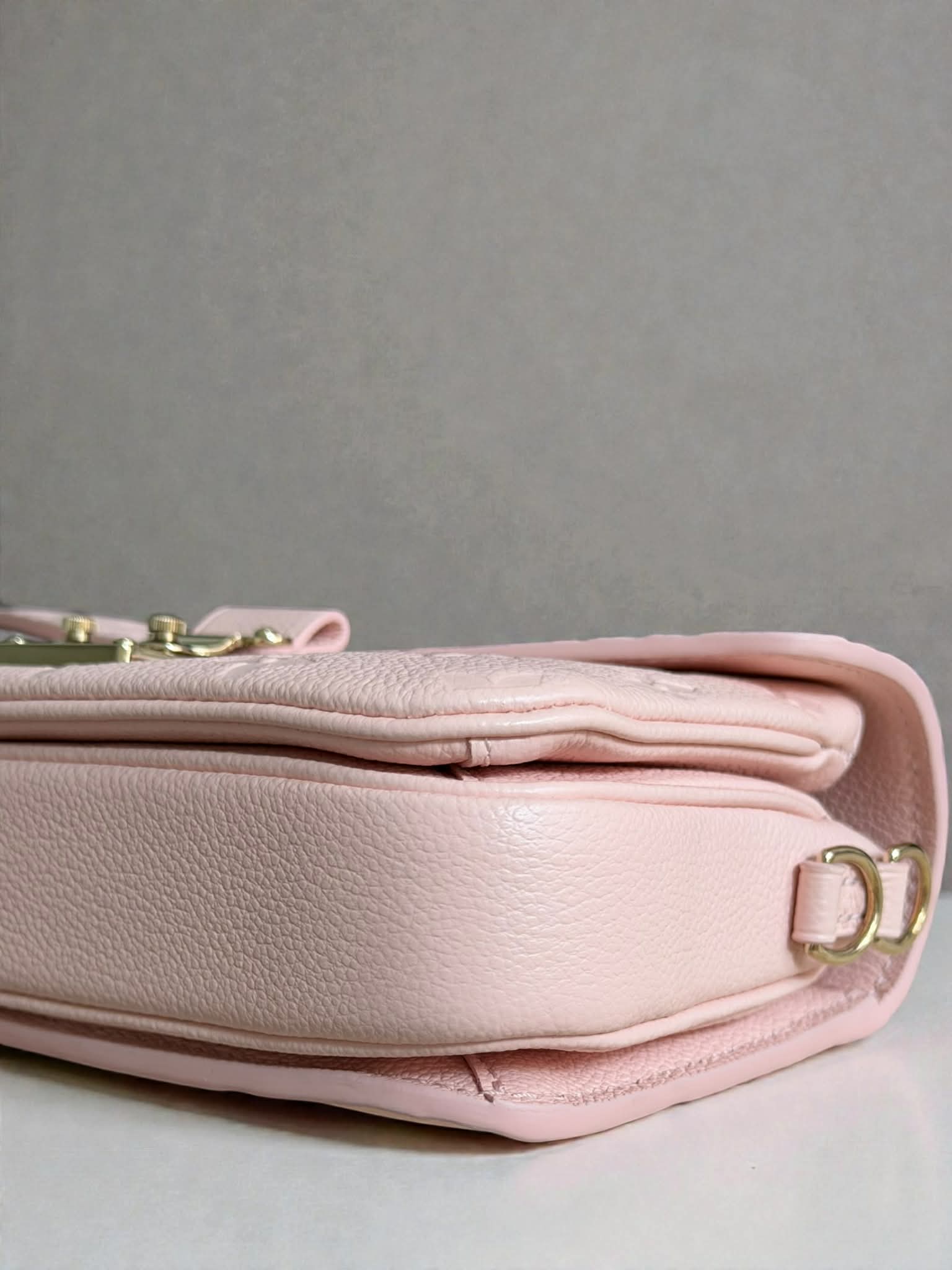 Louis Vuitton Pochette Metis East West Empriente Leather