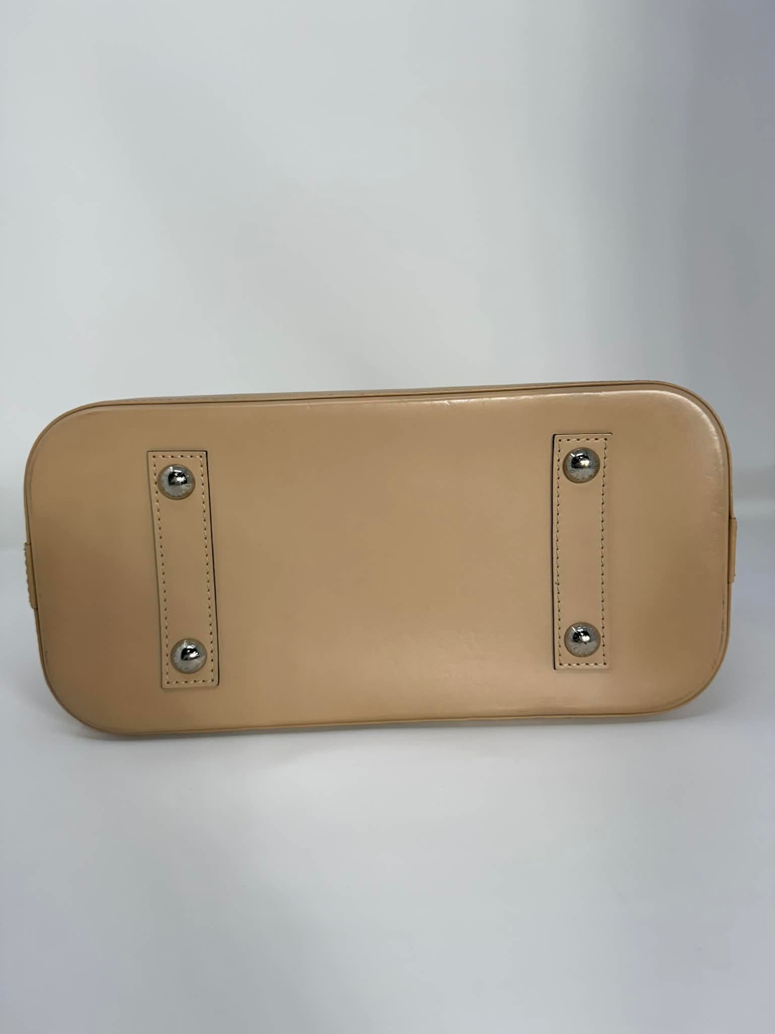 Louis Vuitton Alma MM Epi Tan