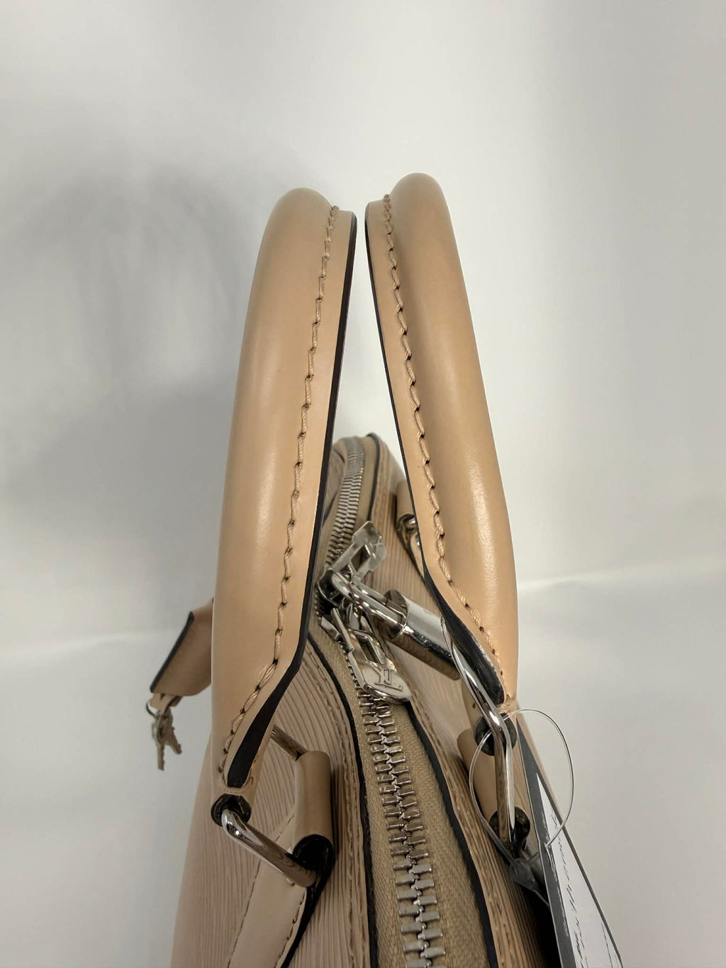 Louis Vuitton Alma MM Epi Tan