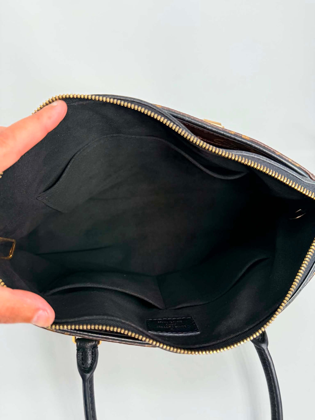 Louis Vuitton Pallas Noir MM
