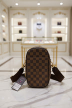 Louis Vuitton Damier Ebene Pochette Gange