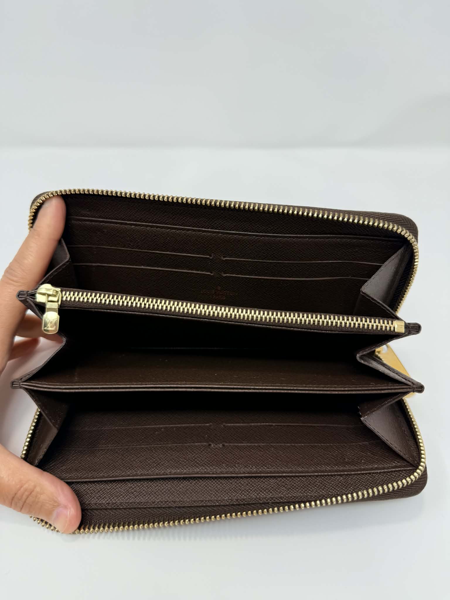 Louis Vuitton Damier Ebene Full Zippy Wallet