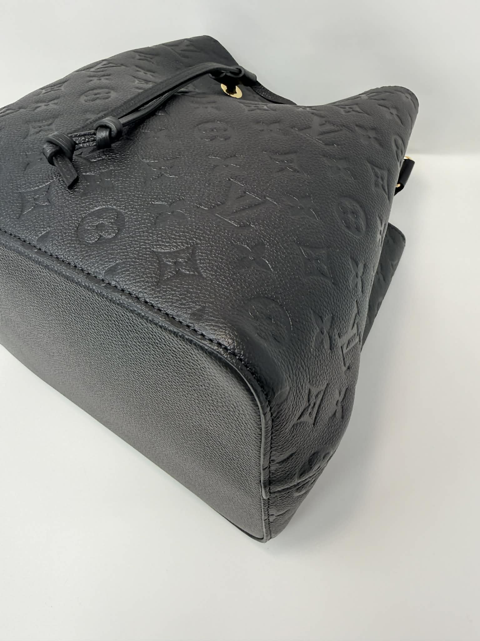 Louis Vuitton Neonoe MM Black Empreinte Leather with two Straps