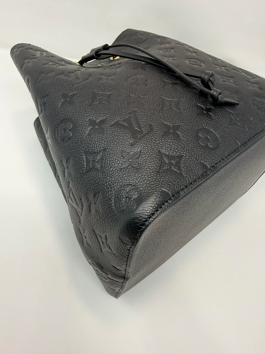 Louis Vuitton Neonoe MM Black Empreinte Leather with two Straps
