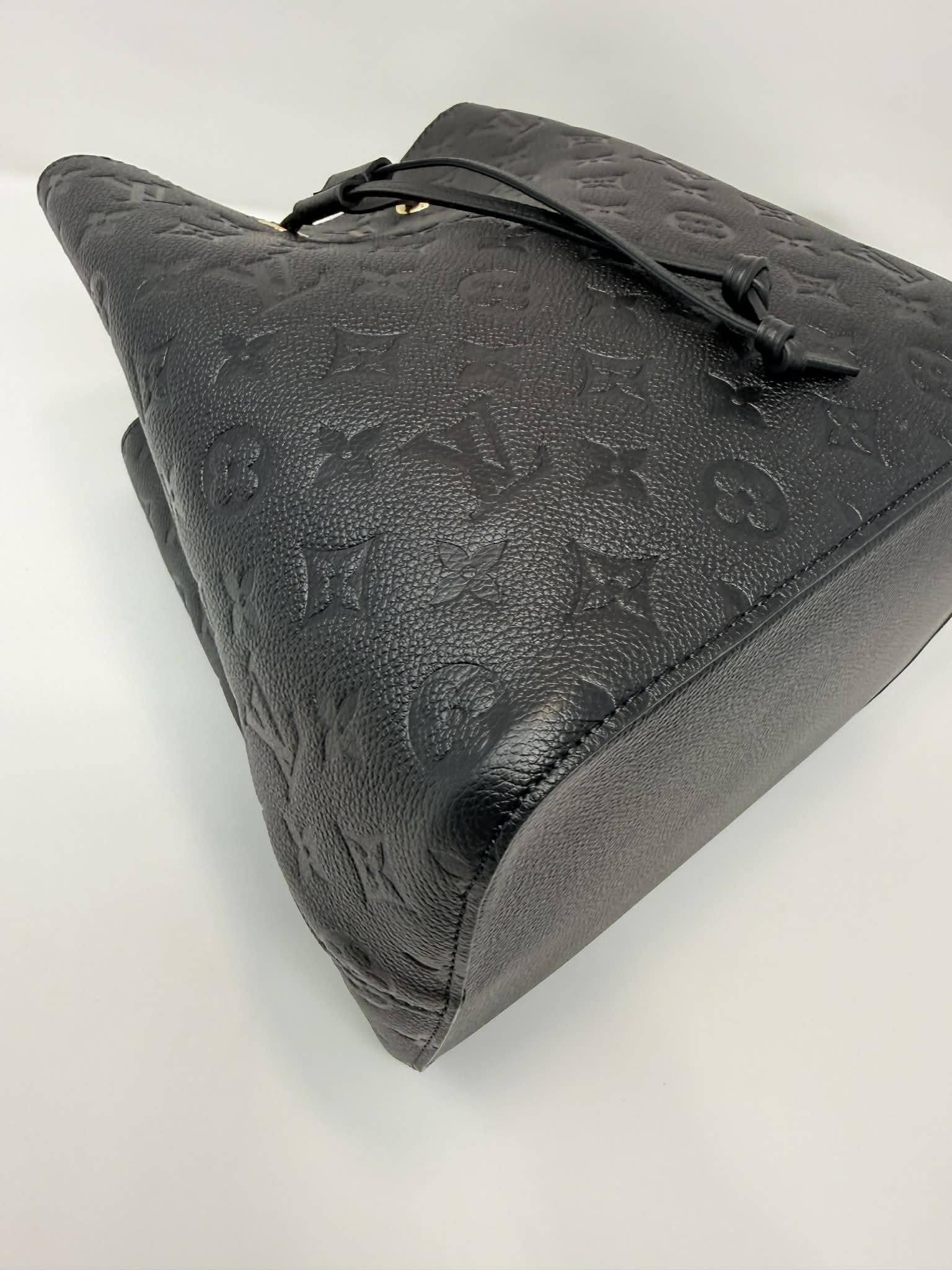 Louis Vuitton Neonoe MM Black Empreinte Leather with two Straps