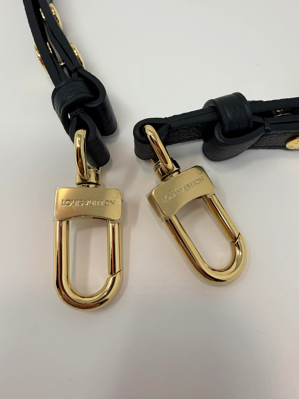 Louis Vuitton Neonoe MM Black Empreinte Leather with two Straps