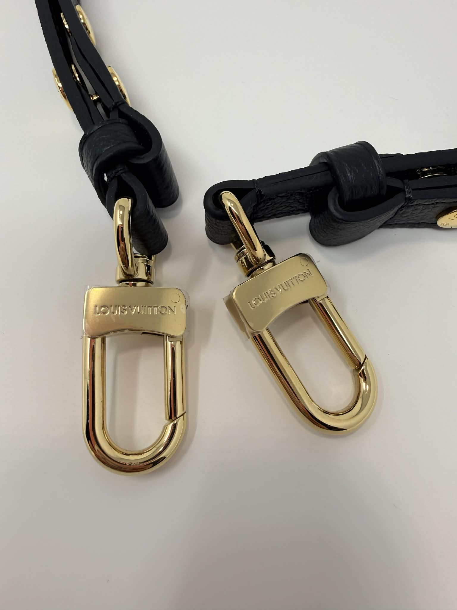 Louis Vuitton Neonoe MM Black Empreinte Leather with two Straps