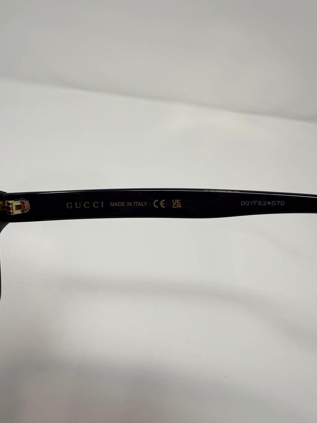 Gucci Sunglasses with Box & Pouch