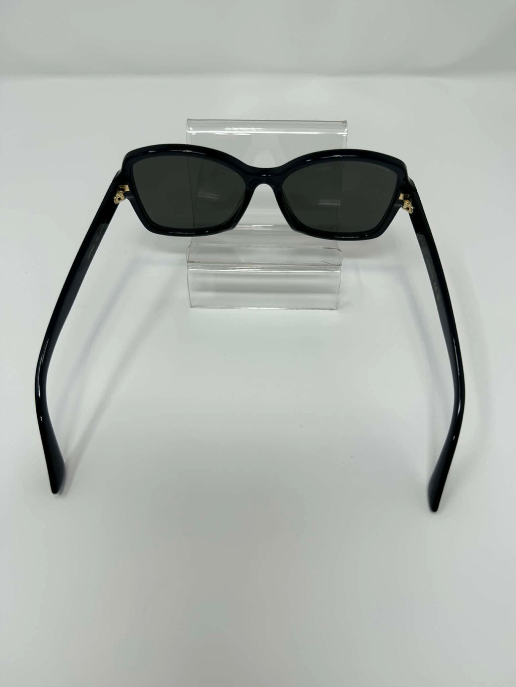 Gucci Sunglasses with Box & Pouch