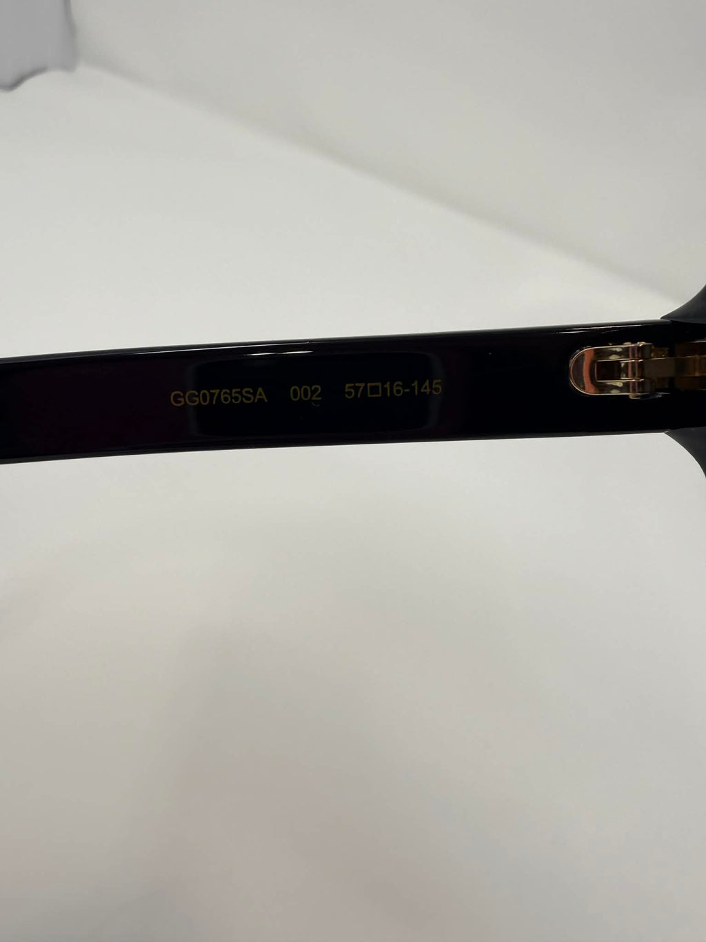 Gucci Sunglasses with Box & Pouch