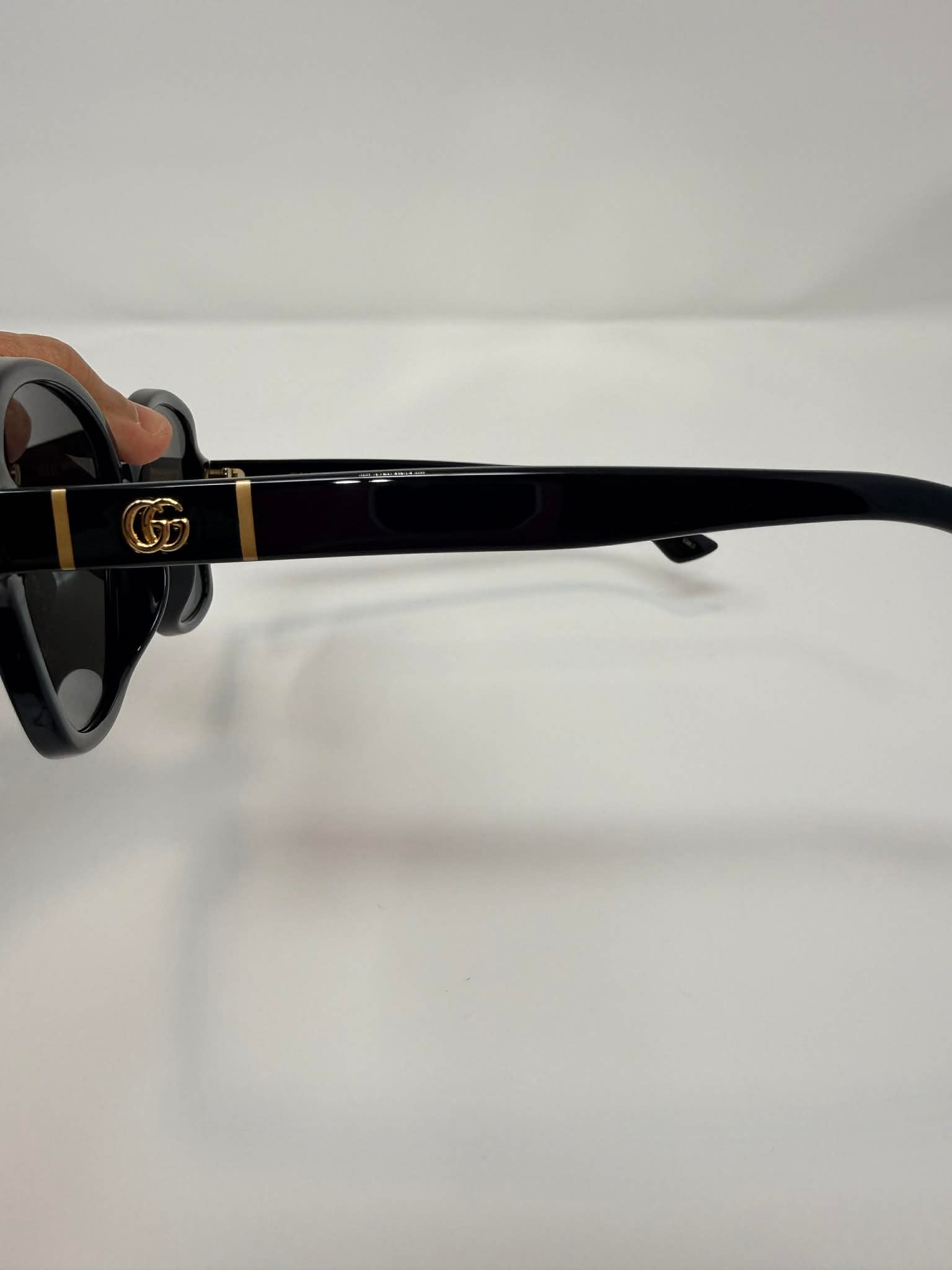 Gucci Sunglasses with Box & Pouch
