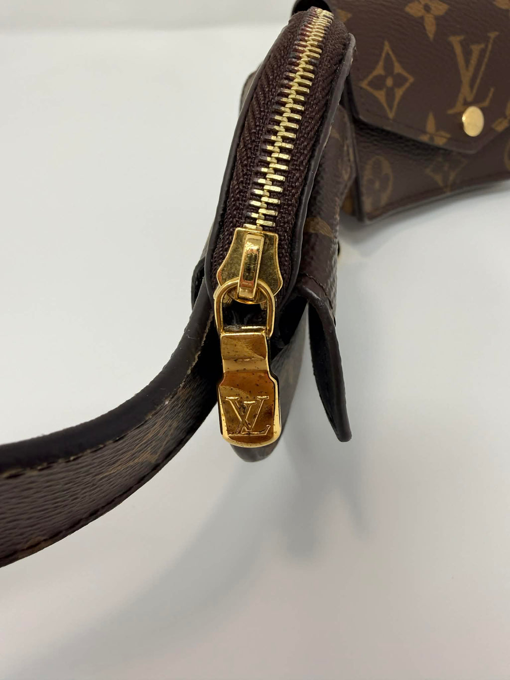 Louis Vuitton Monogram 30mm Daily Multi Pocket Belt 90 Size 31