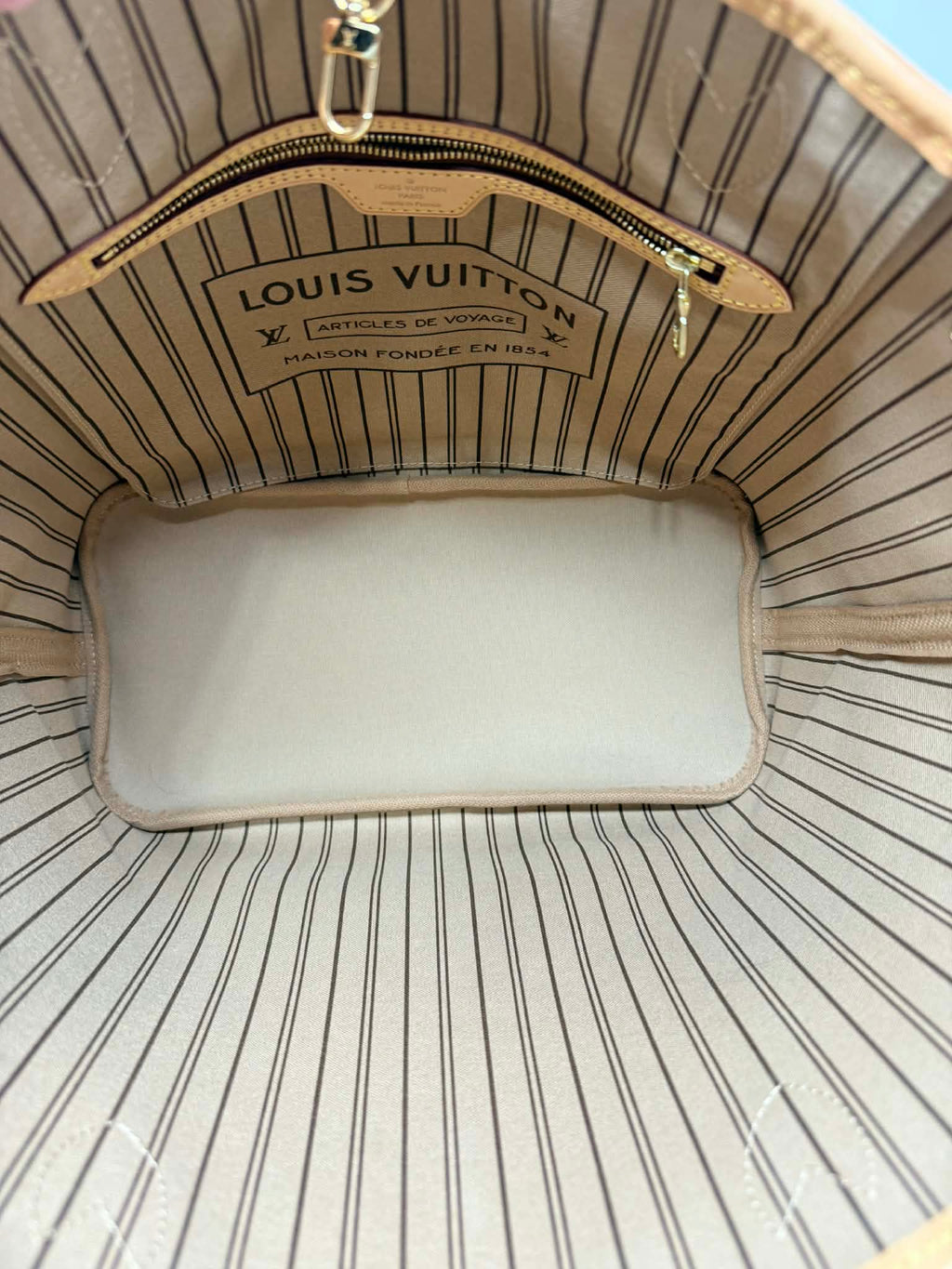 Louis Vuitton Neverfull MM World Tour Limited Edition Shanghai