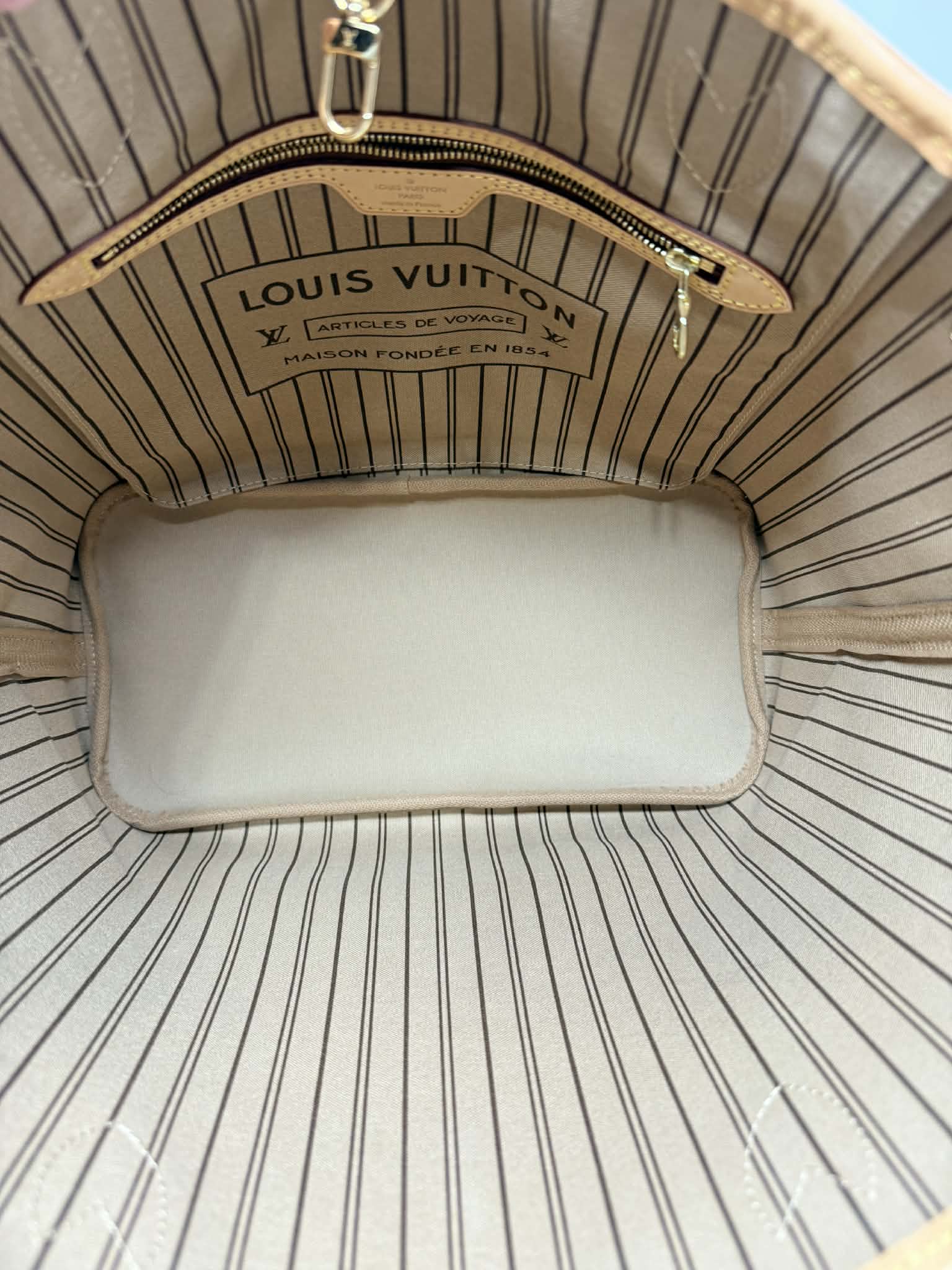 Louis Vuitton Neverfull MM World Tour Limited Edition Shanghai