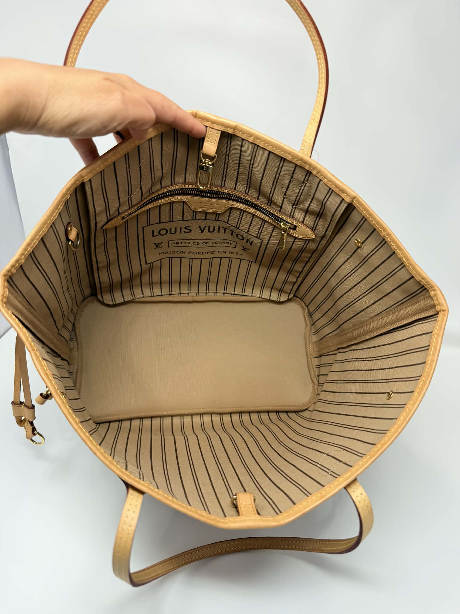 Louis Vuitton Neverfull MM World Tour Limited Edition Shanghai