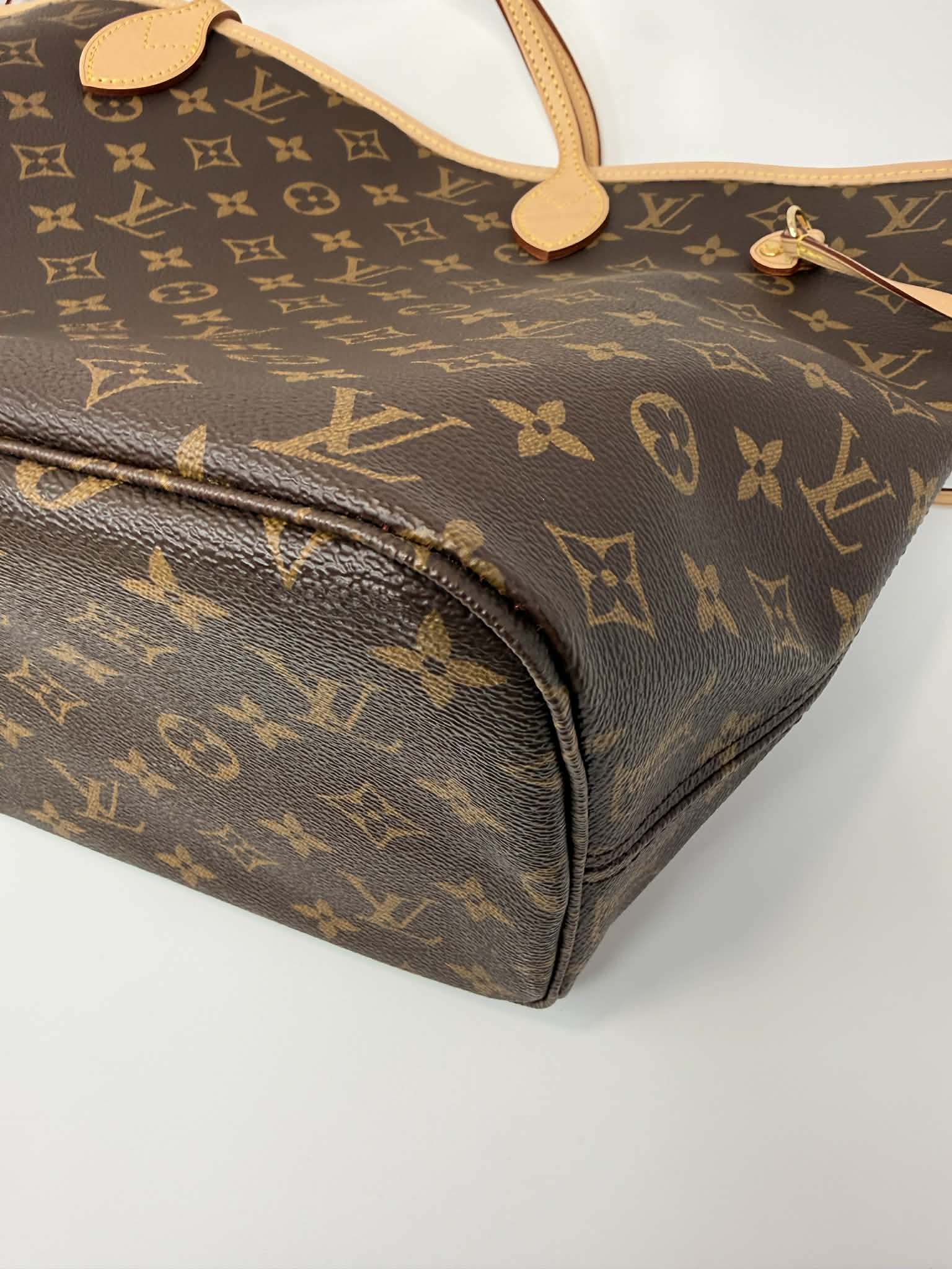Louis Vuitton Neverfull MM Red Interior