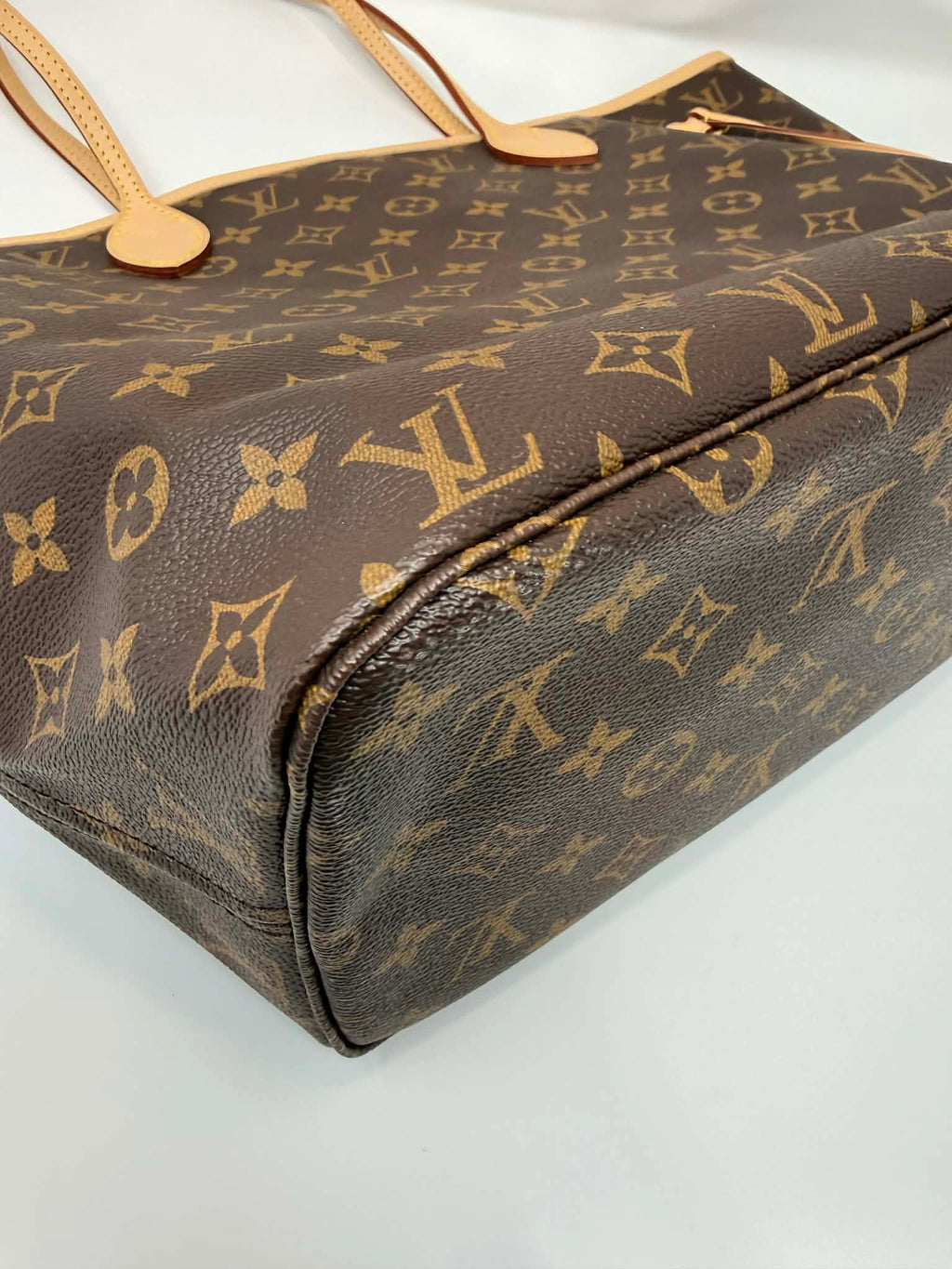 Louis Vuitton Neverfull MM Red Interior