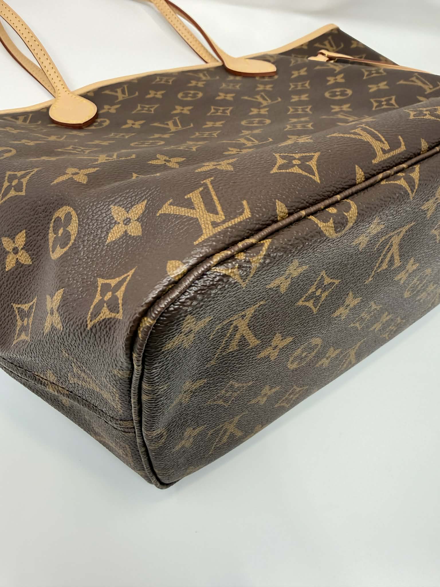 Louis Vuitton Neverfull MM Red Interior