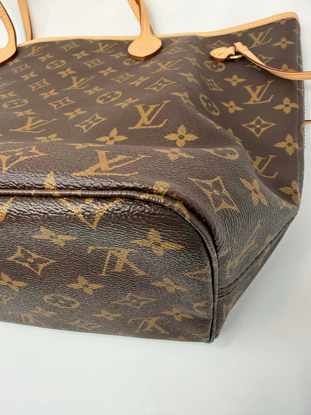 Louis Vuitton Neverfull MM Red Interior
