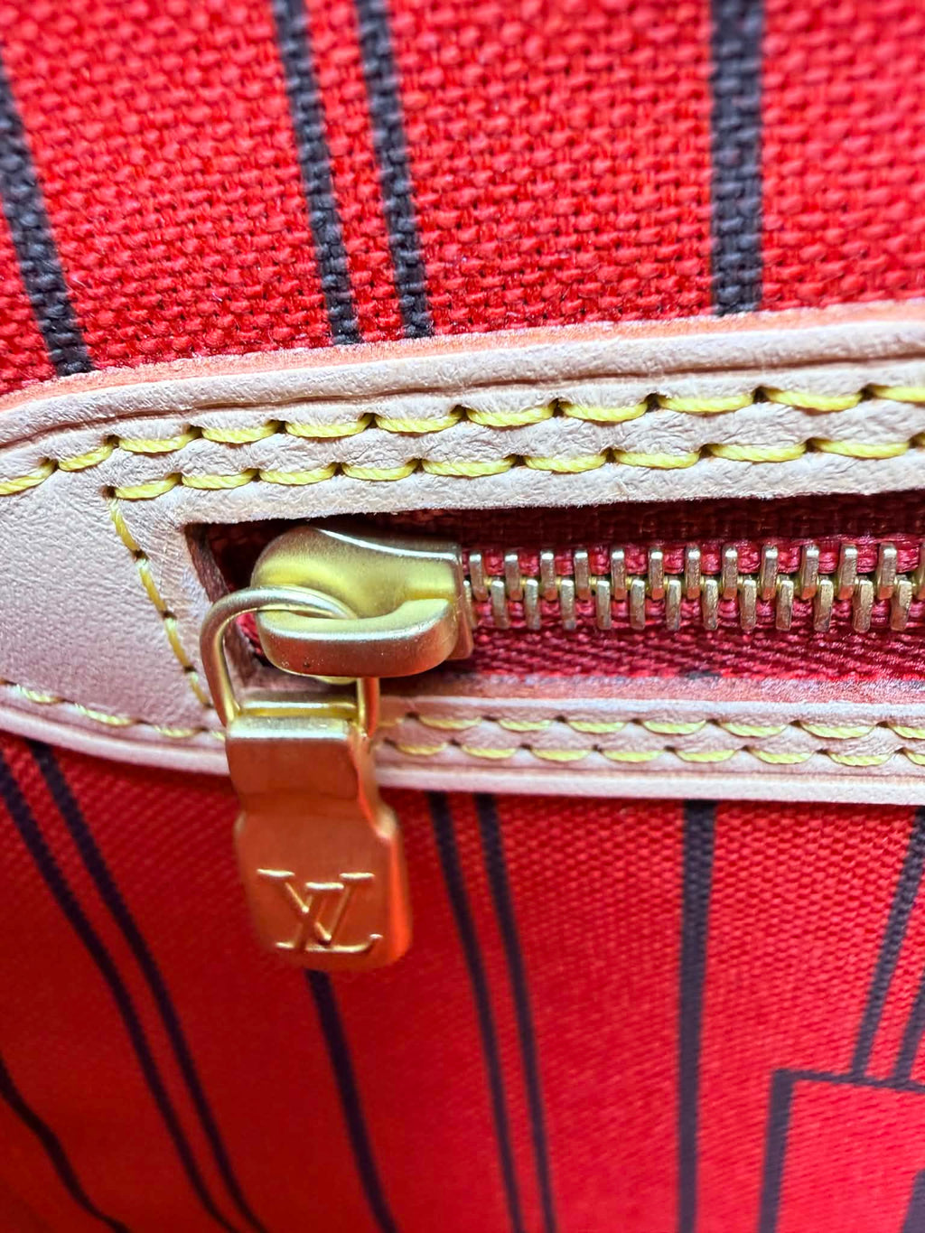 Louis Vuitton Neverfull MM Red Interior