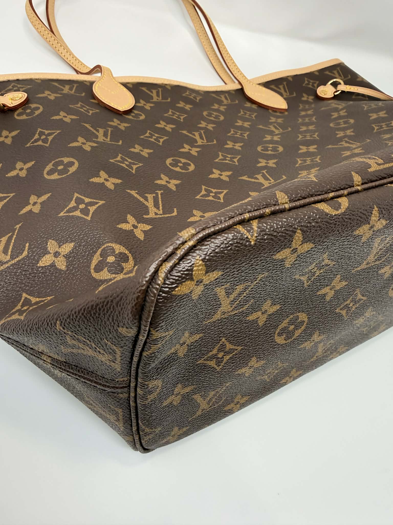 Louis Vuitton Neverfull MM Red Interior
