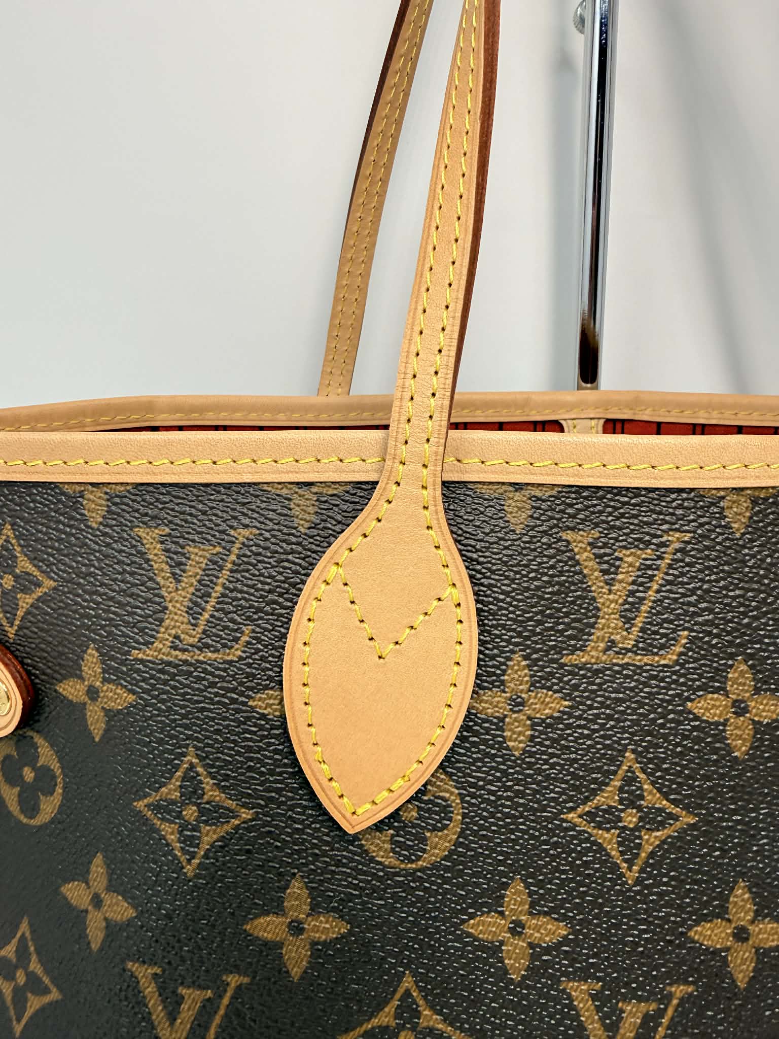 Louis Vuitton Neverfull MM Red Interior