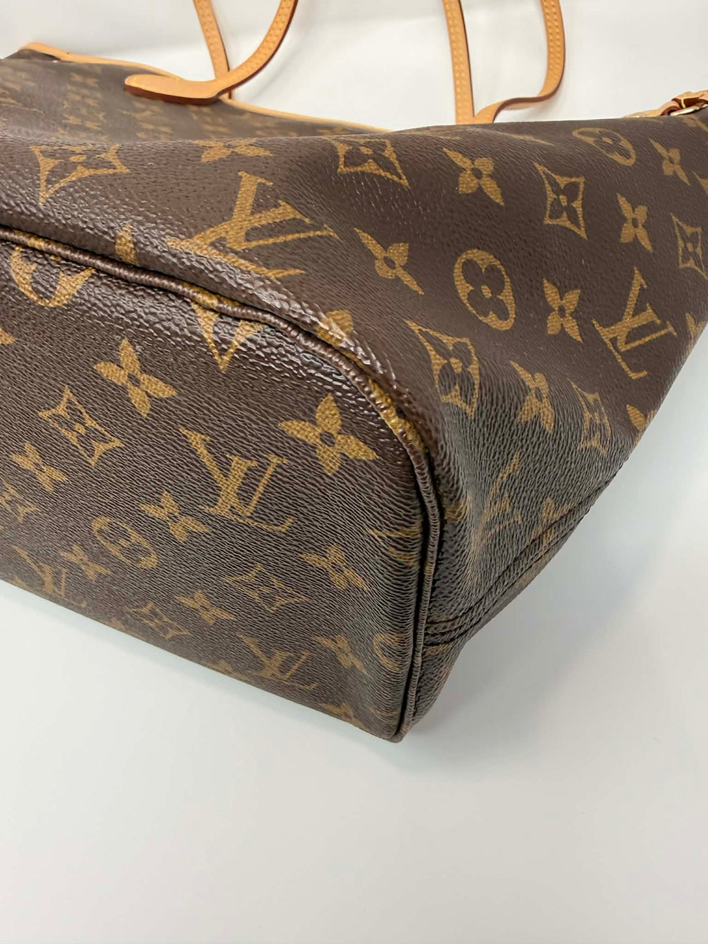 Louis Vuitton Neverfull MM Red Interior