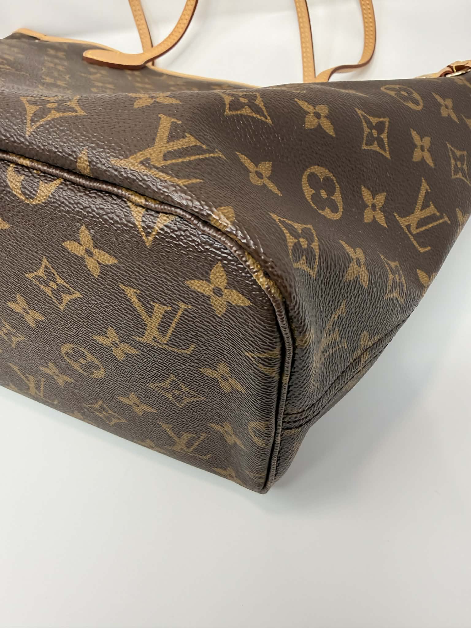 Louis Vuitton Neverfull MM Red Interior