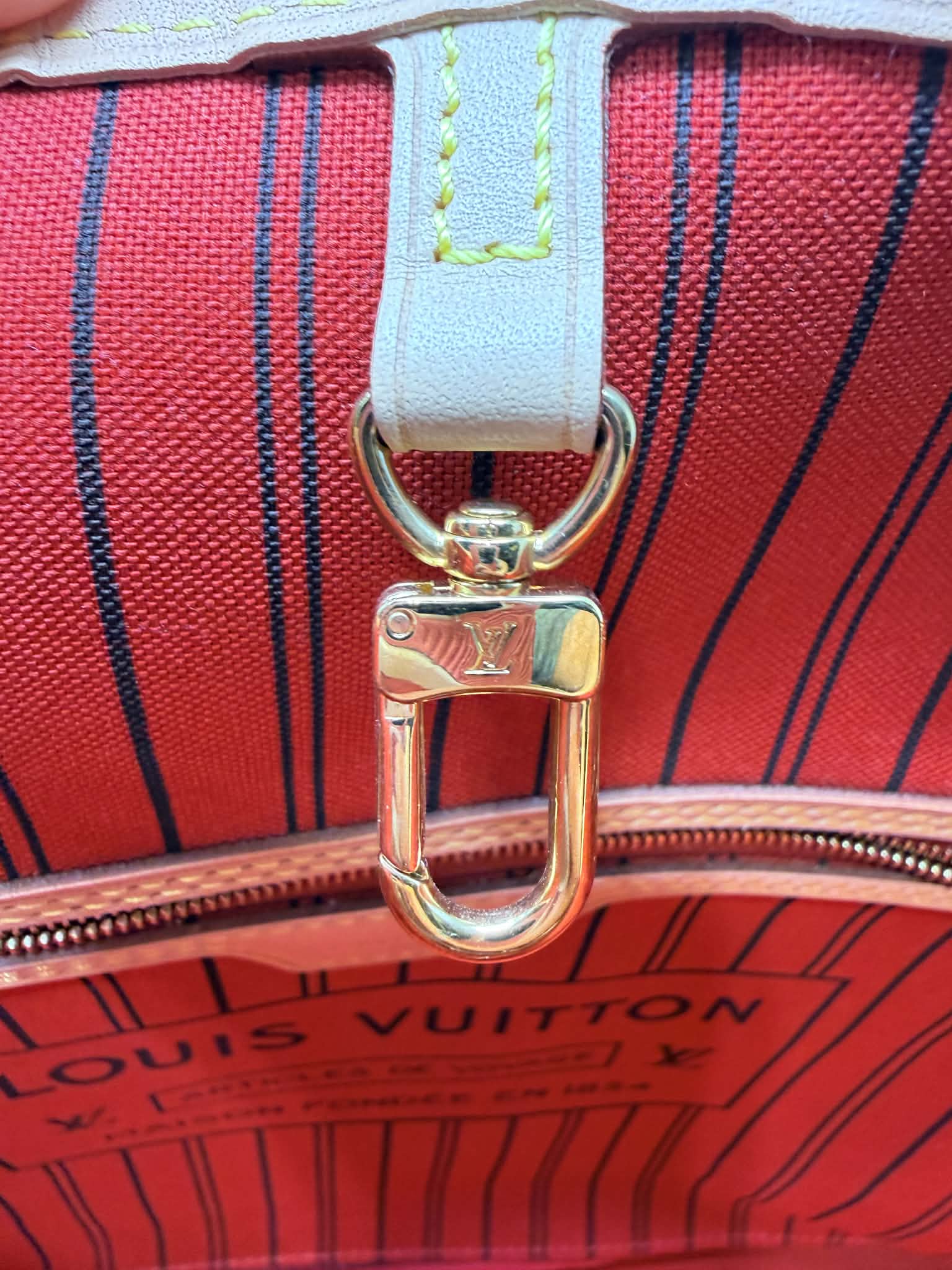 Louis Vuitton Neverfull MM Red Interior