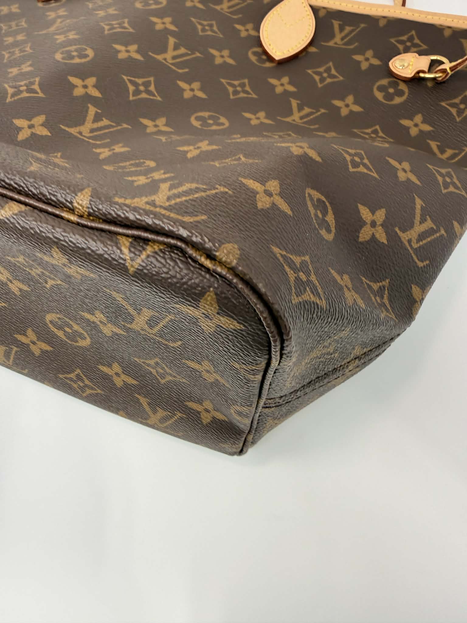 Louis Vuitton Neverfull Red Interior