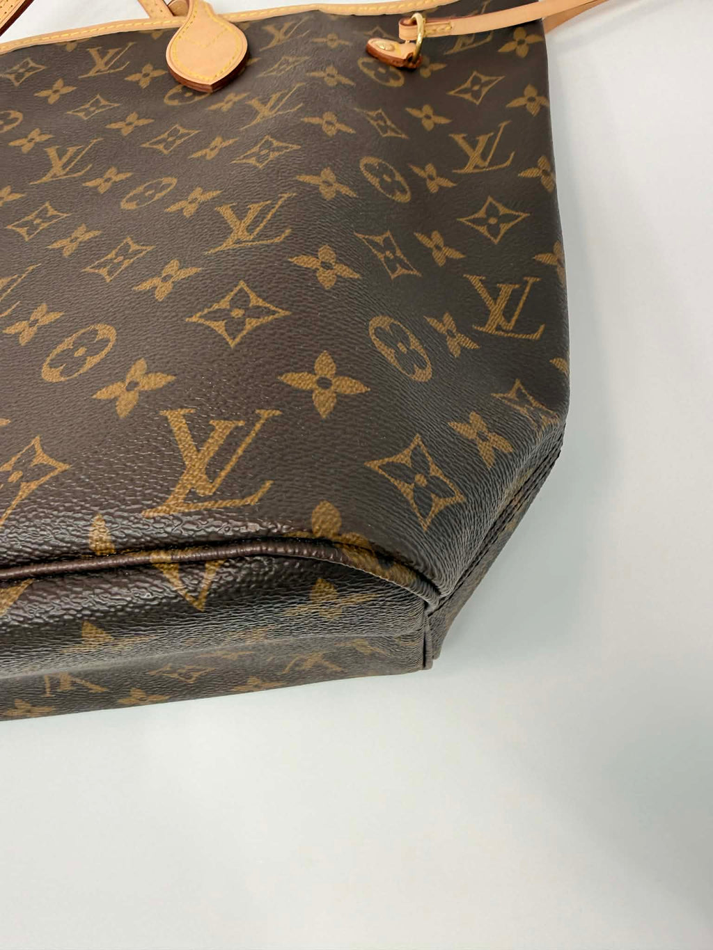 Louis Vuitton Neverfull Red Interior