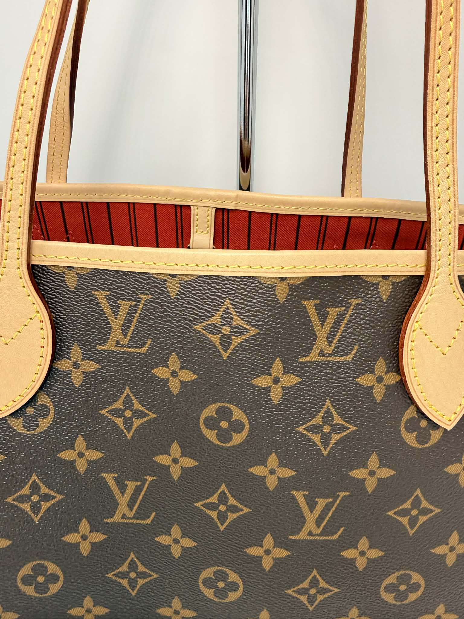 Louis Vuitton Neverfull Red Interior