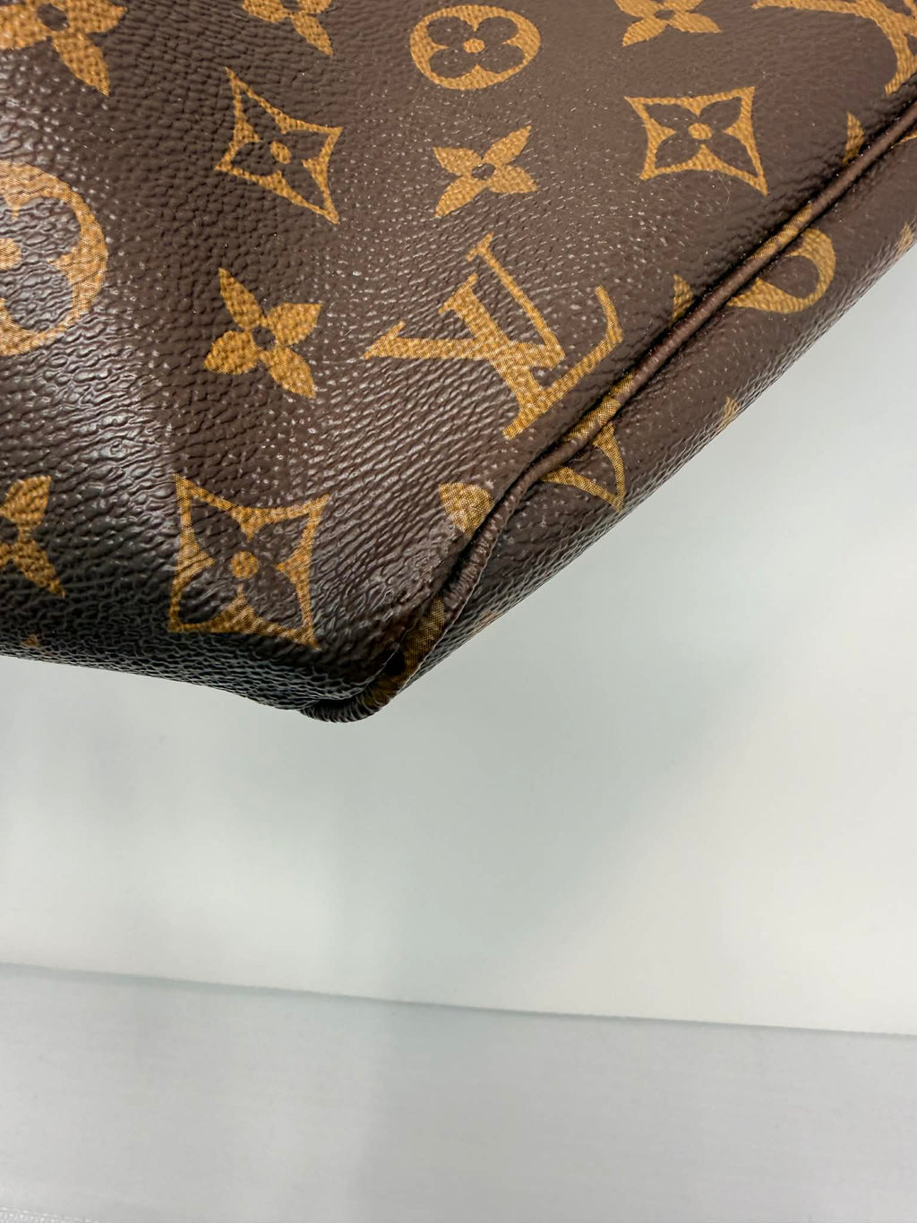 Louis Vuitton Neverfull Red Interior