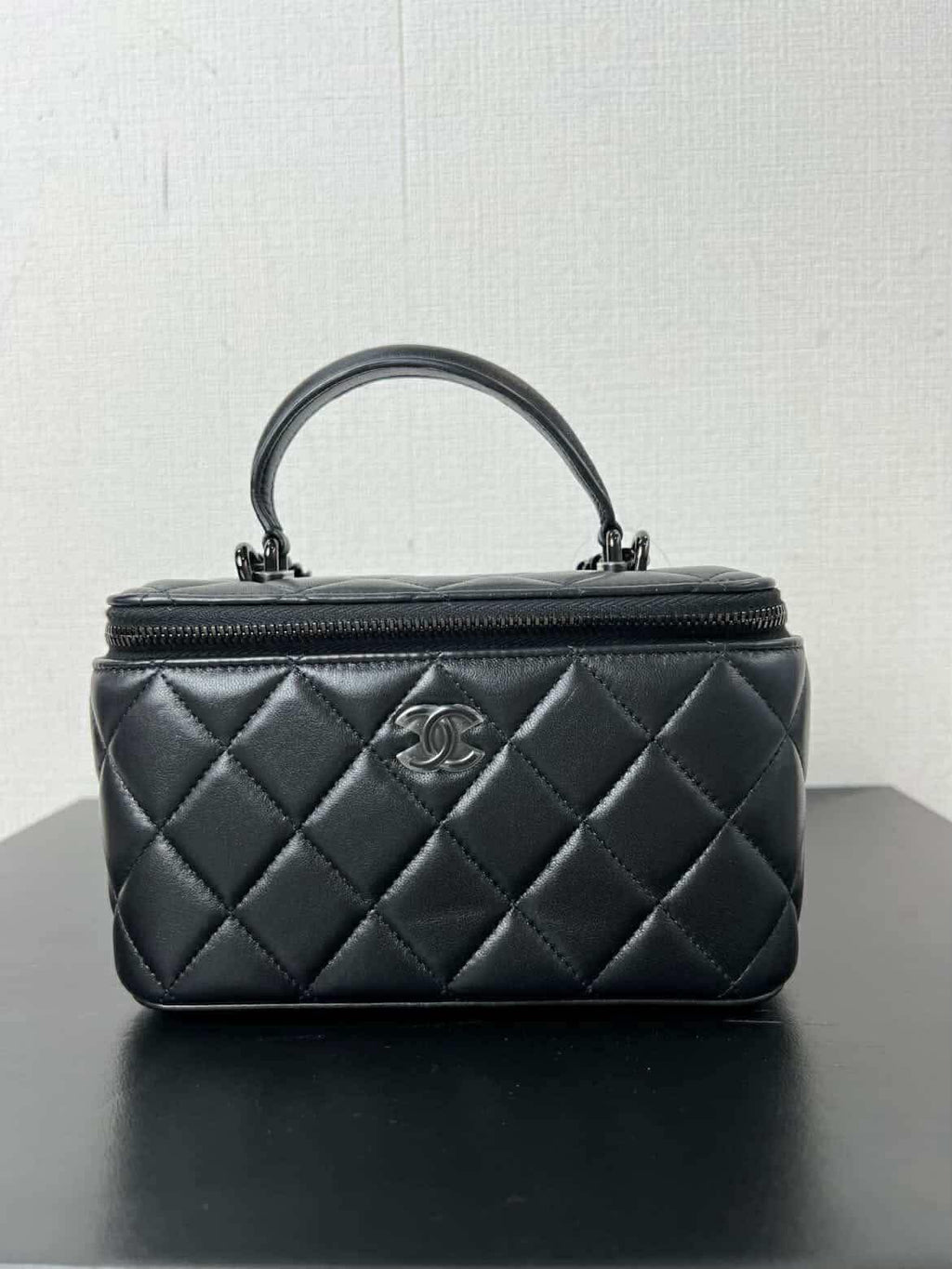Chanel Lambskin Quilted Small Top Handle Vanity Case With Chain Black