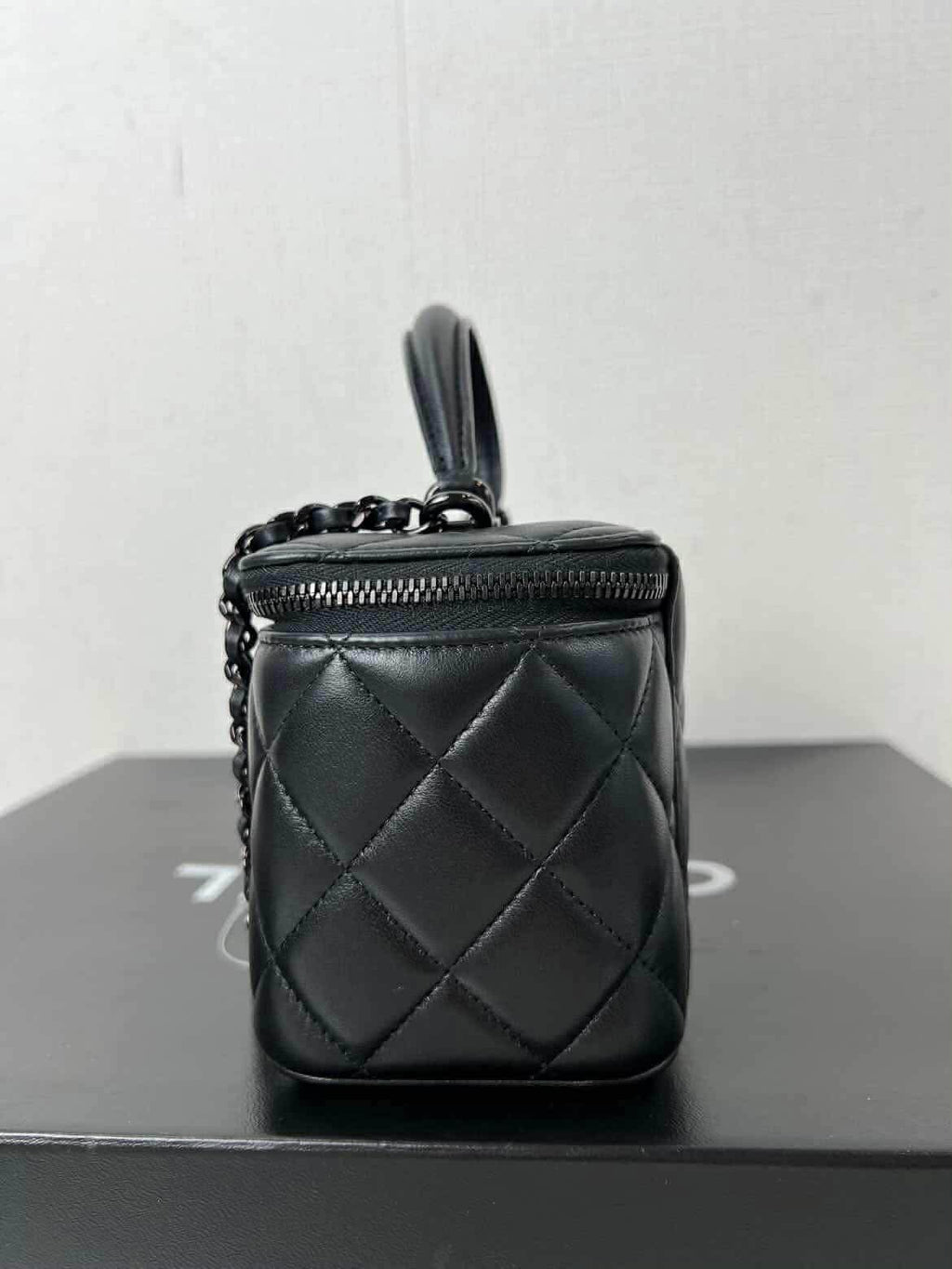 Chanel Lambskin Quilted Small Top Handle Vanity Case With Chain Black