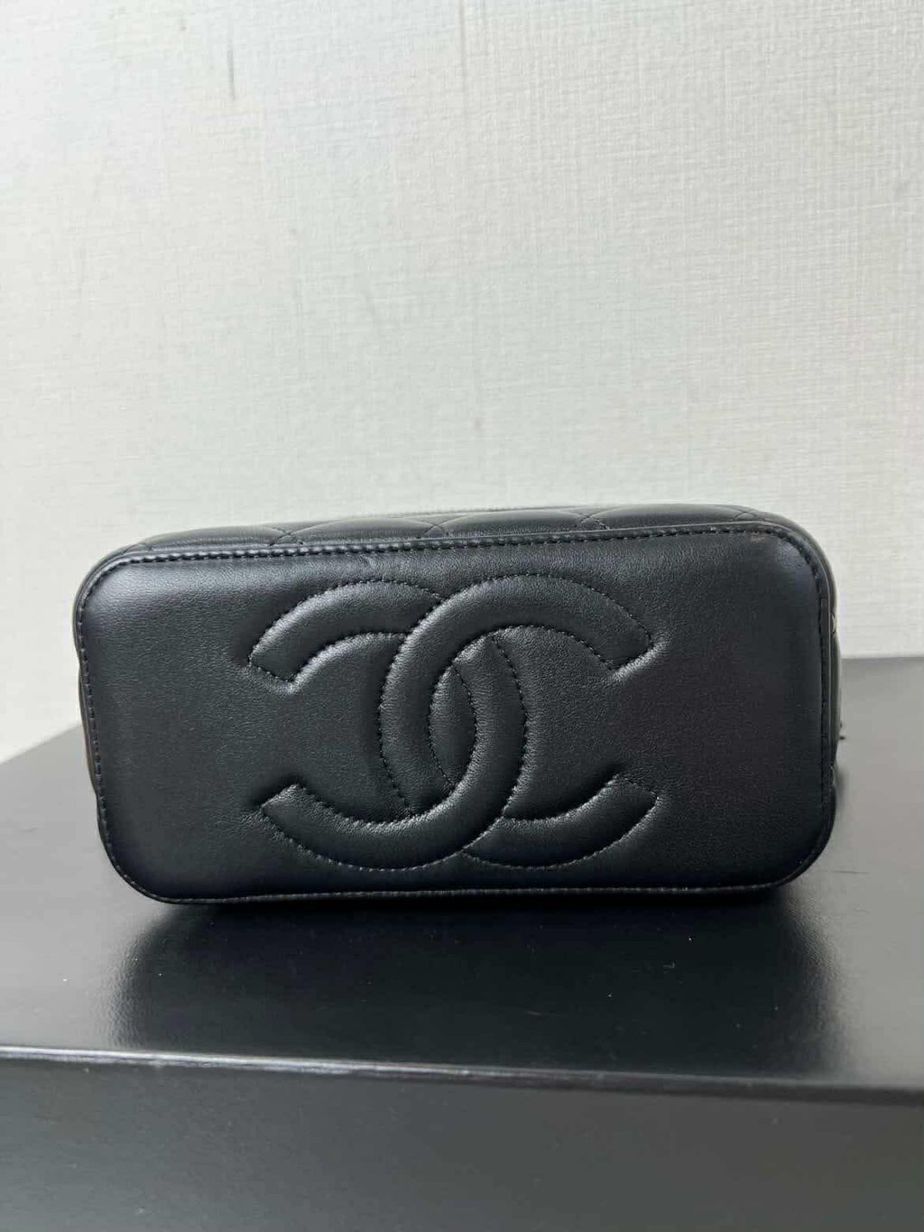 Chanel Lambskin Quilted Small Top Handle Vanity Case With Chain Black
