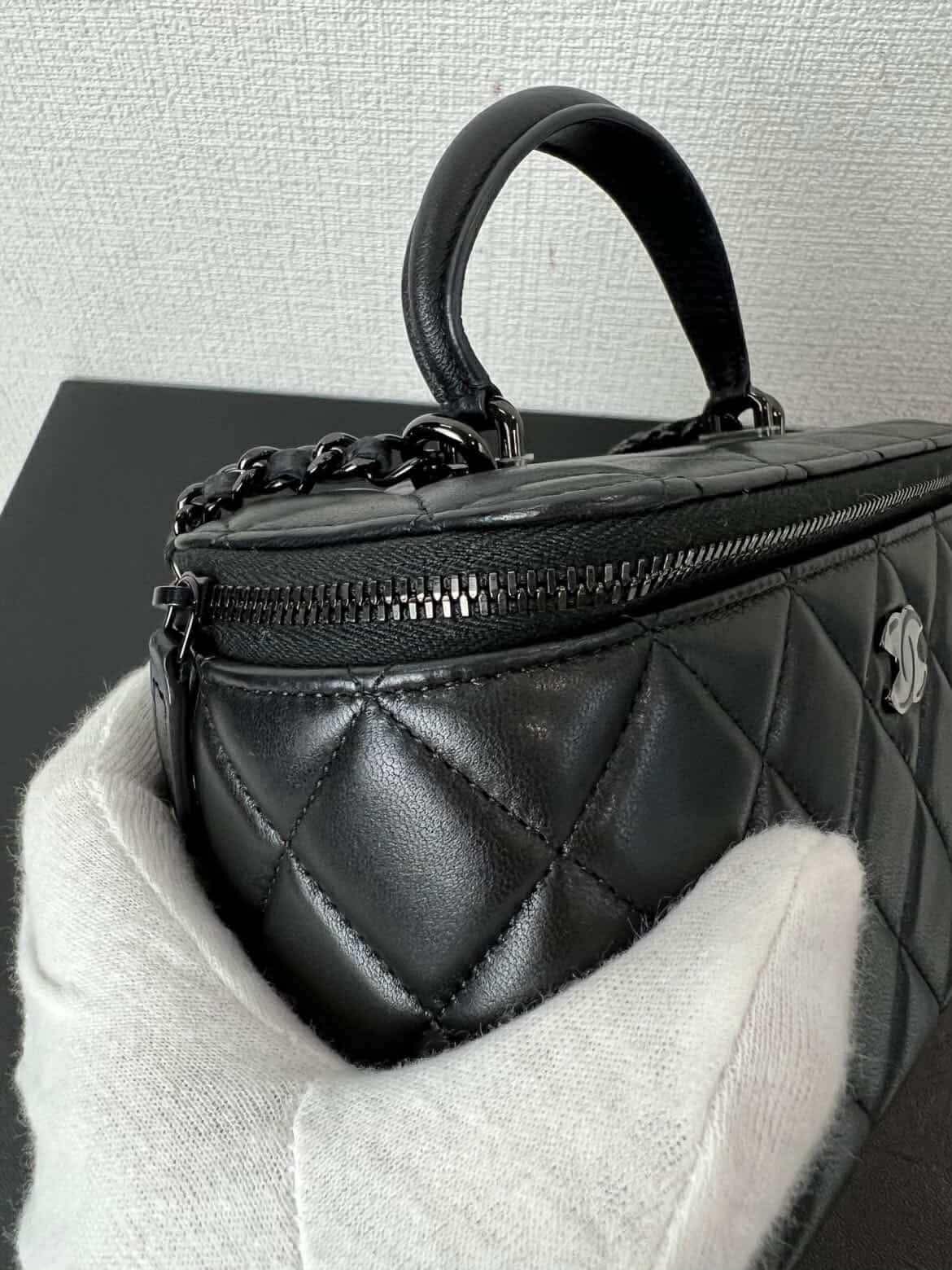 Chanel Lambskin Quilted Small Top Handle Vanity Case With Chain Black