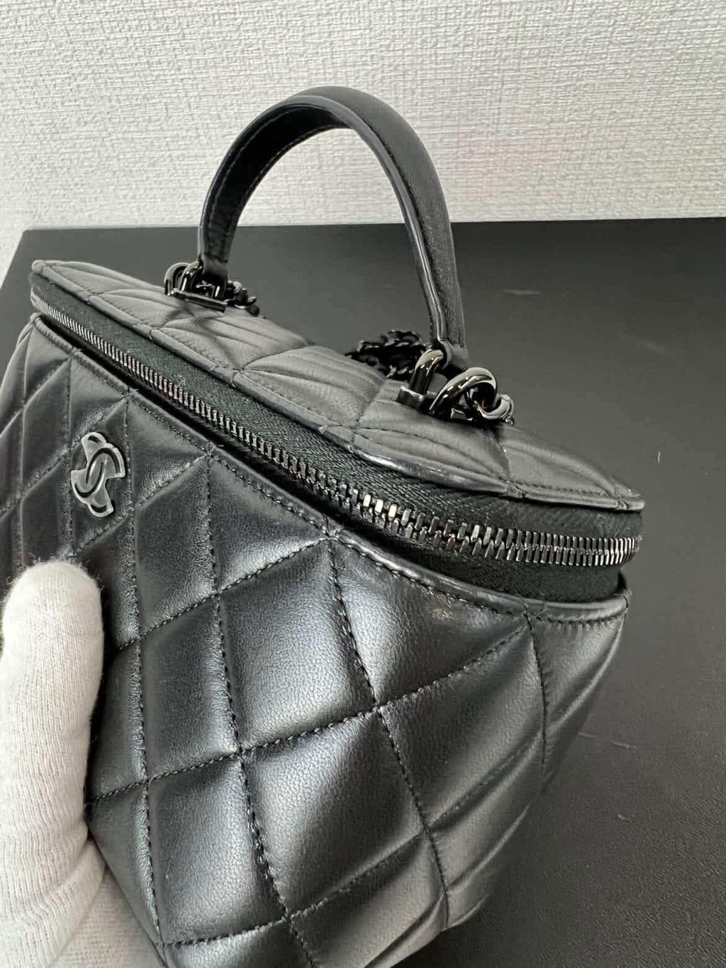 Chanel Lambskin Quilted Small Top Handle Vanity Case With Chain Black