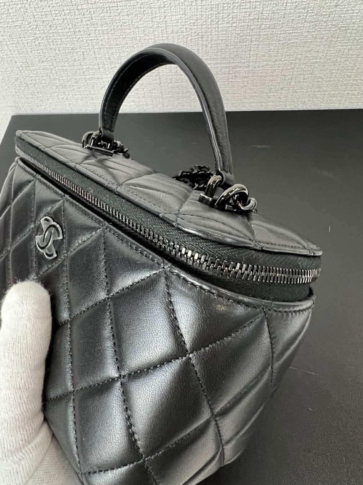 Chanel Lambskin Quilted Small Top Handle Vanity Case With Chain Black