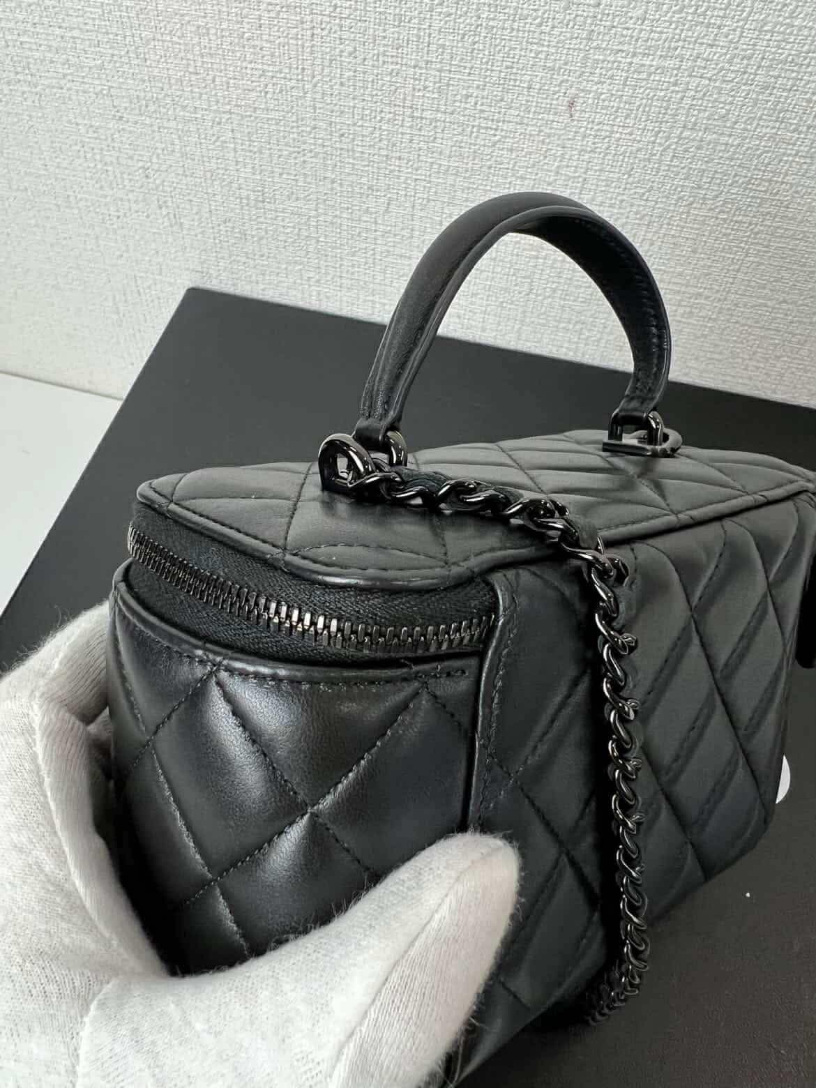 Chanel Lambskin Quilted Small Top Handle Vanity Case With Chain Black