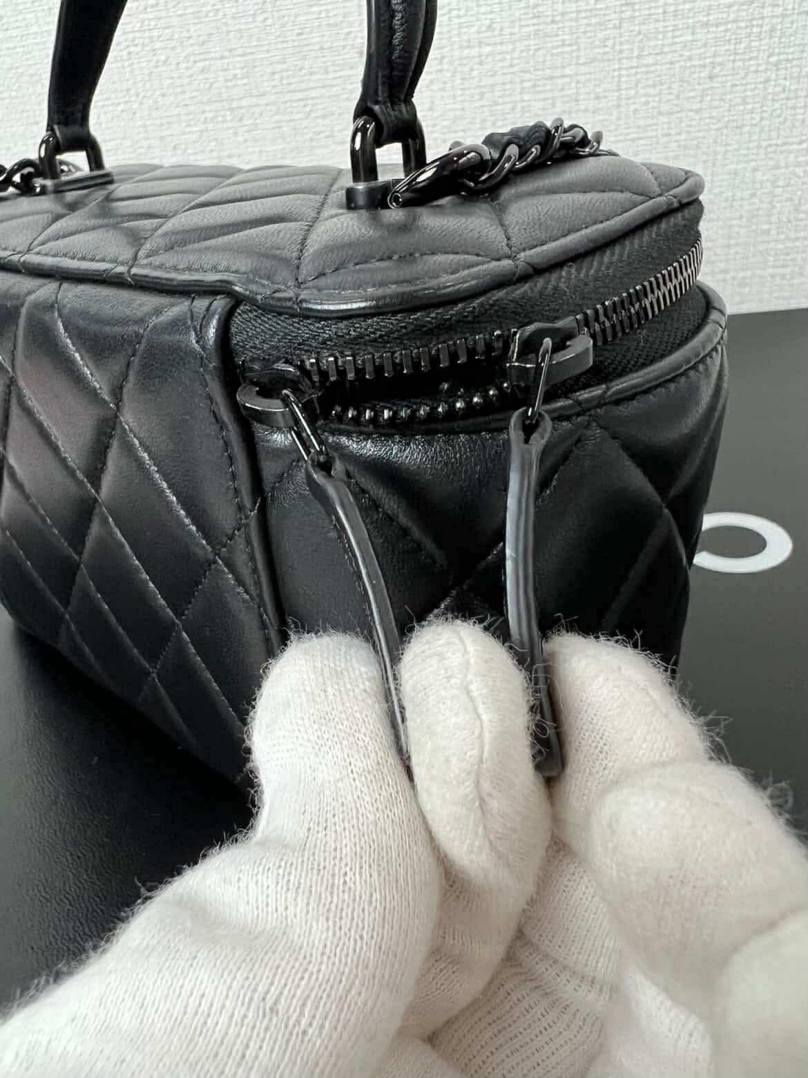 Chanel Lambskin Quilted Small Top Handle Vanity Case With Chain Black