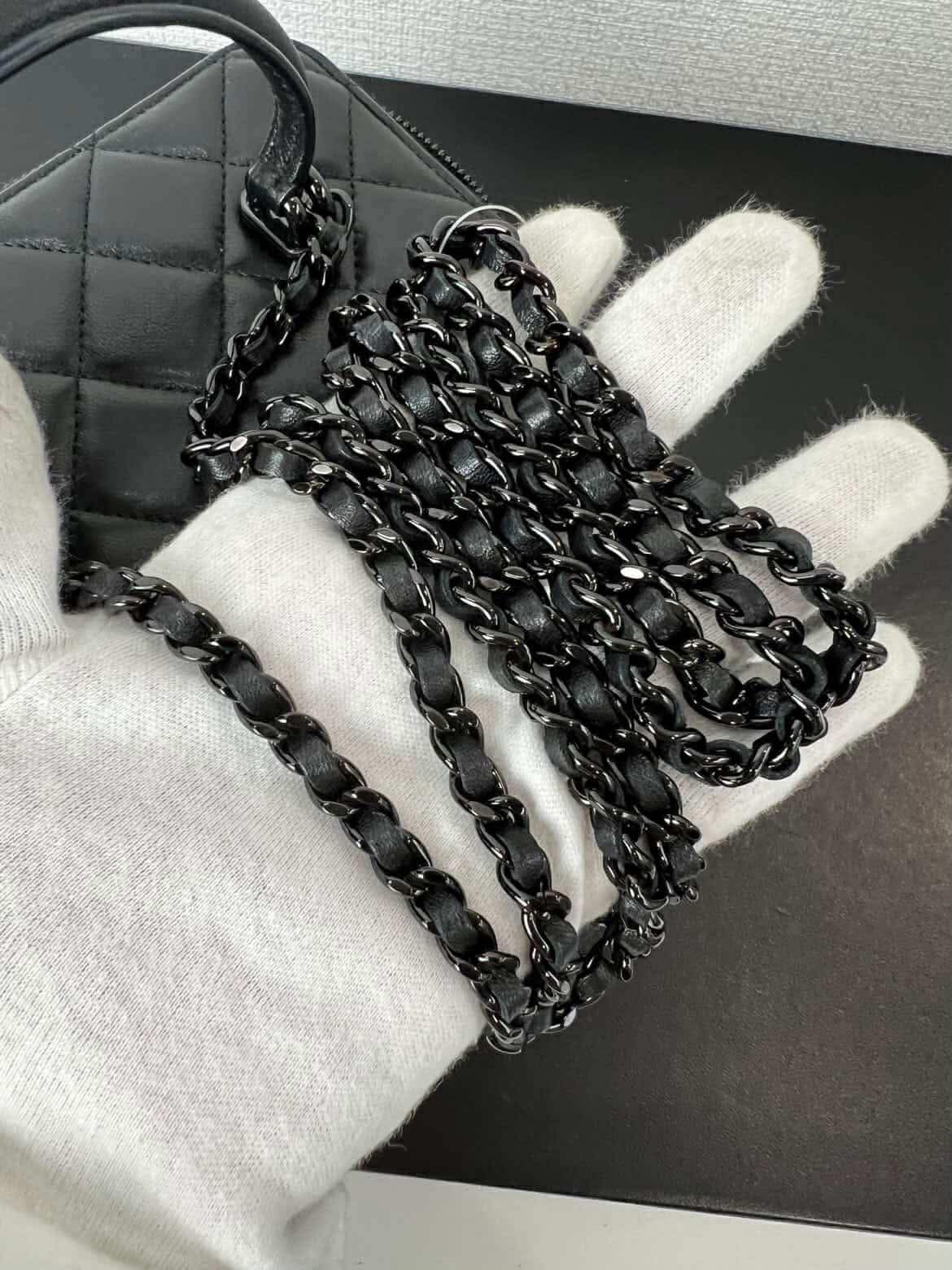 Chanel Lambskin Quilted Small Top Handle Vanity Case With Chain Black