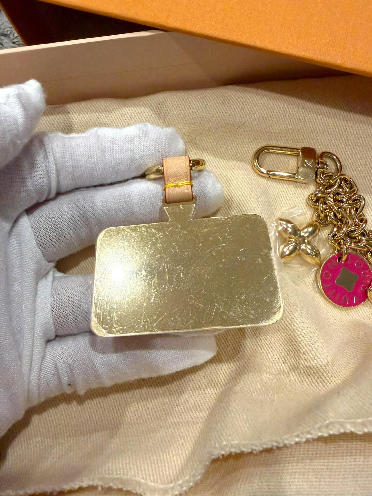 Louis Vuitton	Takashi Murikami Phone Holder/ Card Charm
