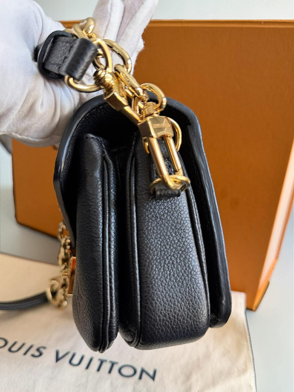 Louis Vuitton Empreinte Black East West Pochette Metis
