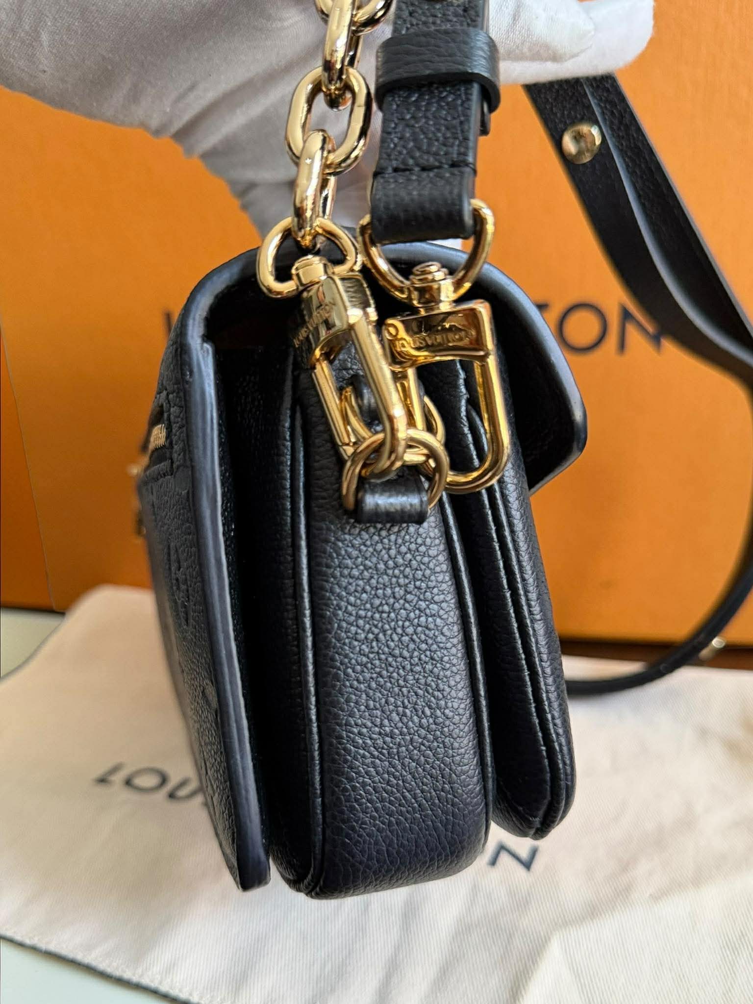 Louis Vuitton Empreinte Black East West Pochette Metis