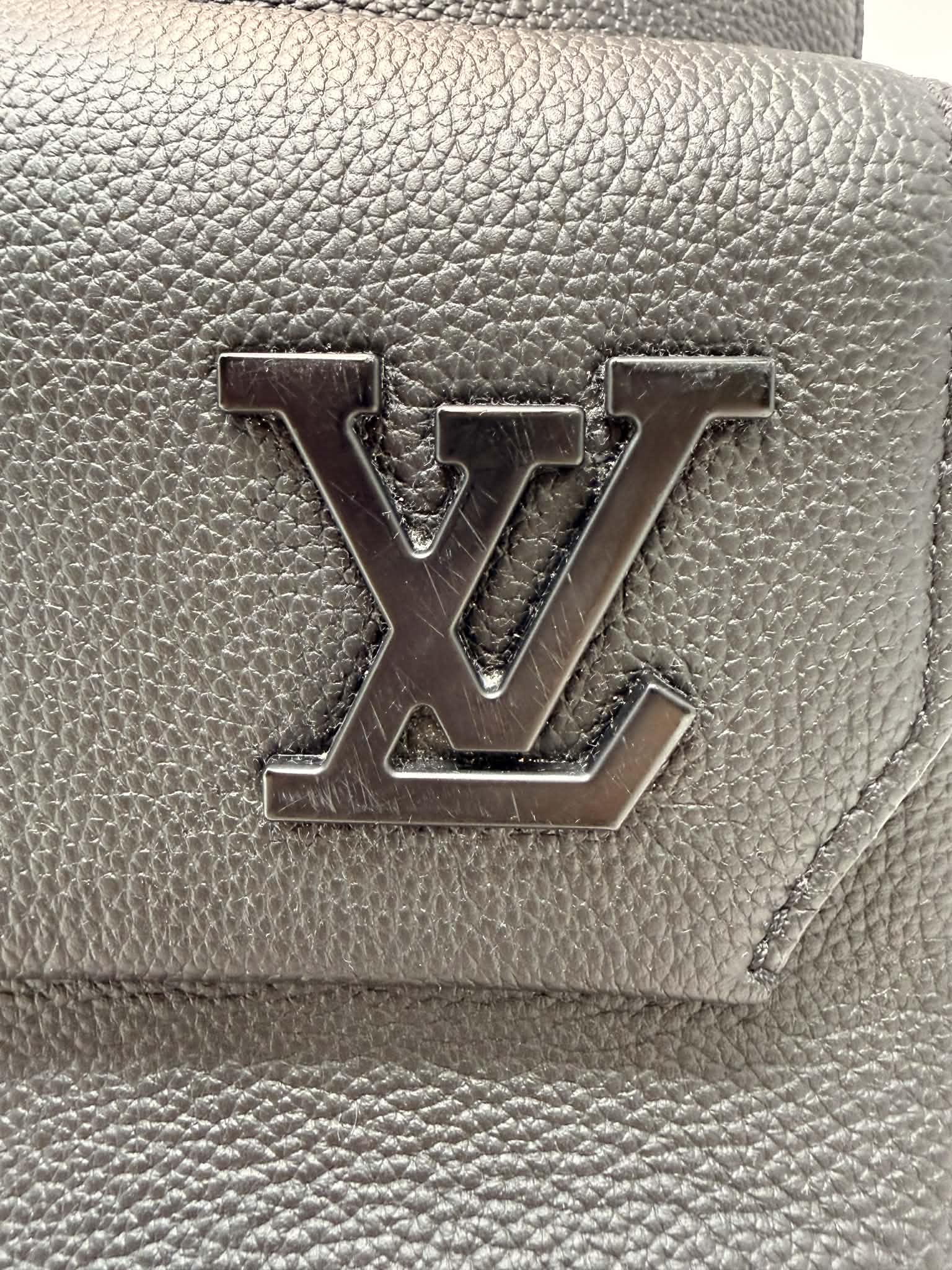 Louis Vuitton	Takeoff Backpack Aerogram Collection Black