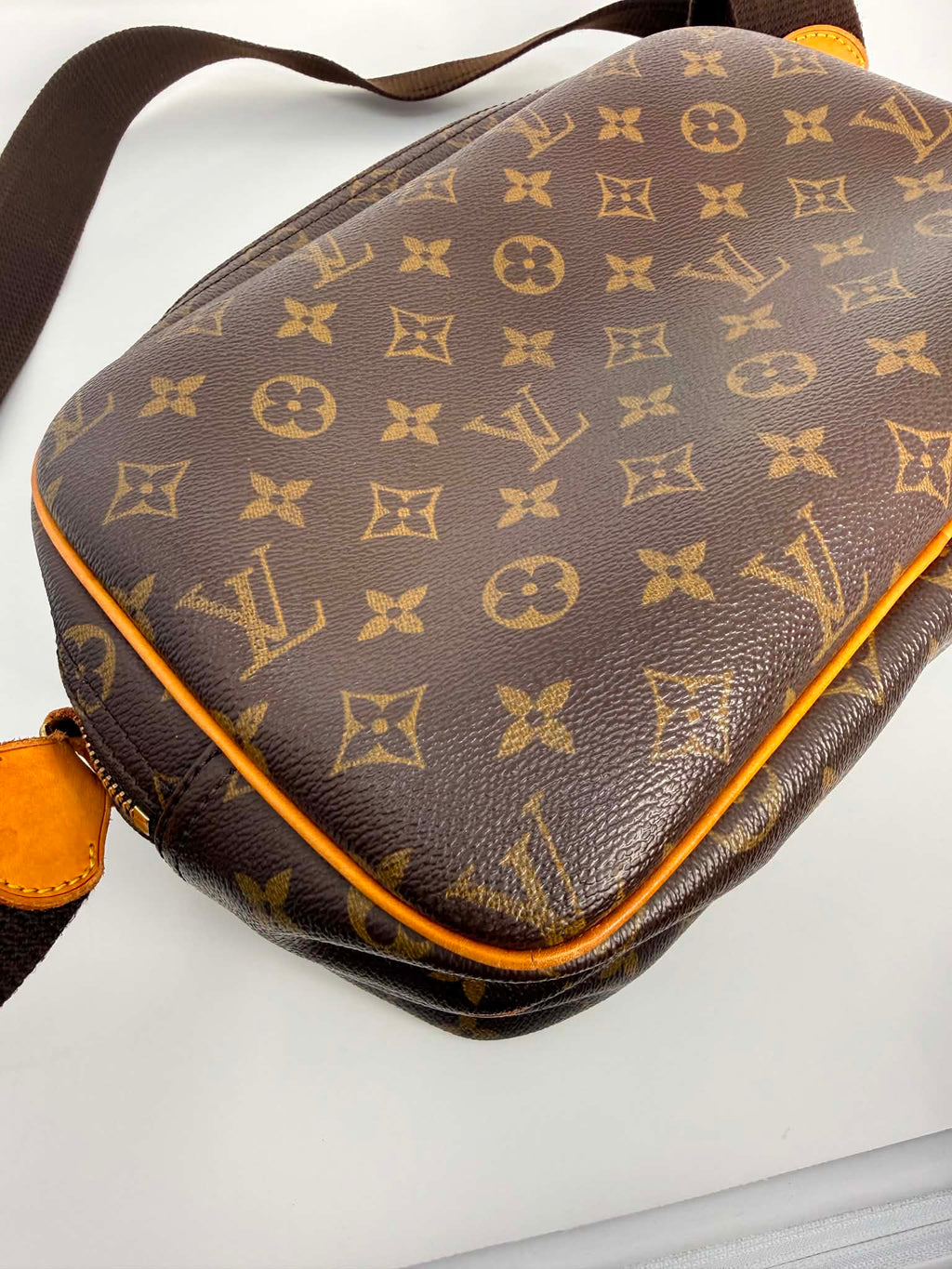 Louis Vuitton Reporter MM in Monogram
